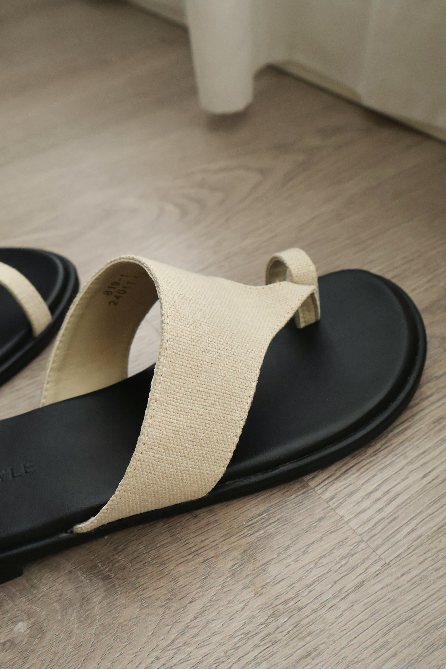 Ashton Ringtoe Sandals (Black)