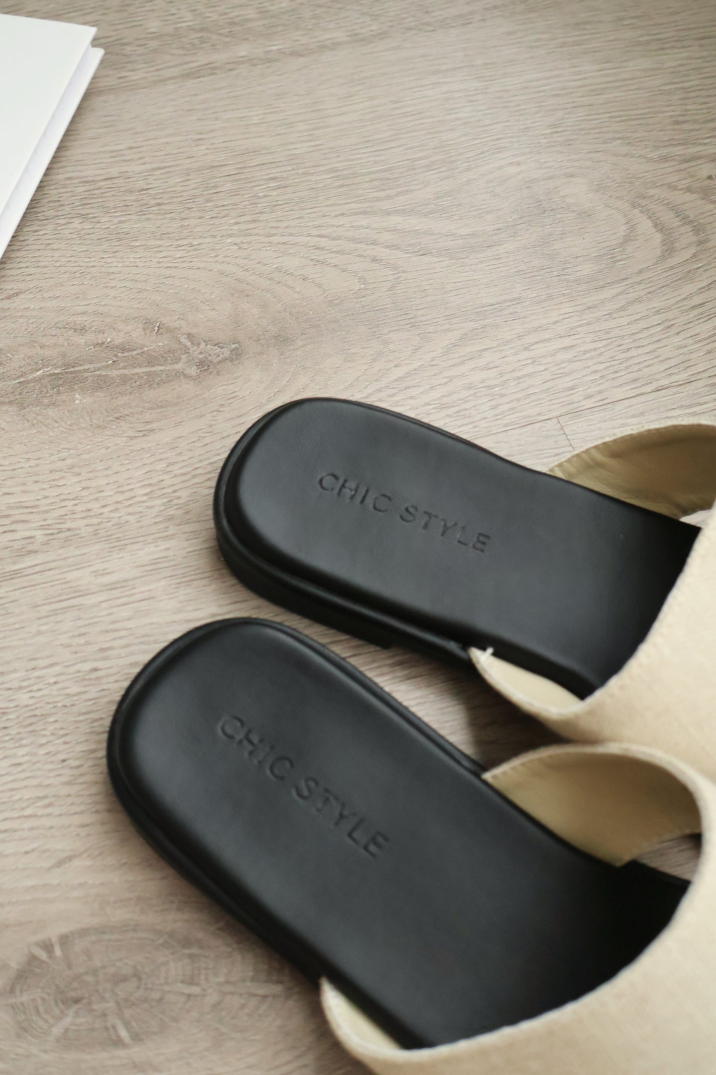Ashton Ringtoe Sandals (Black)