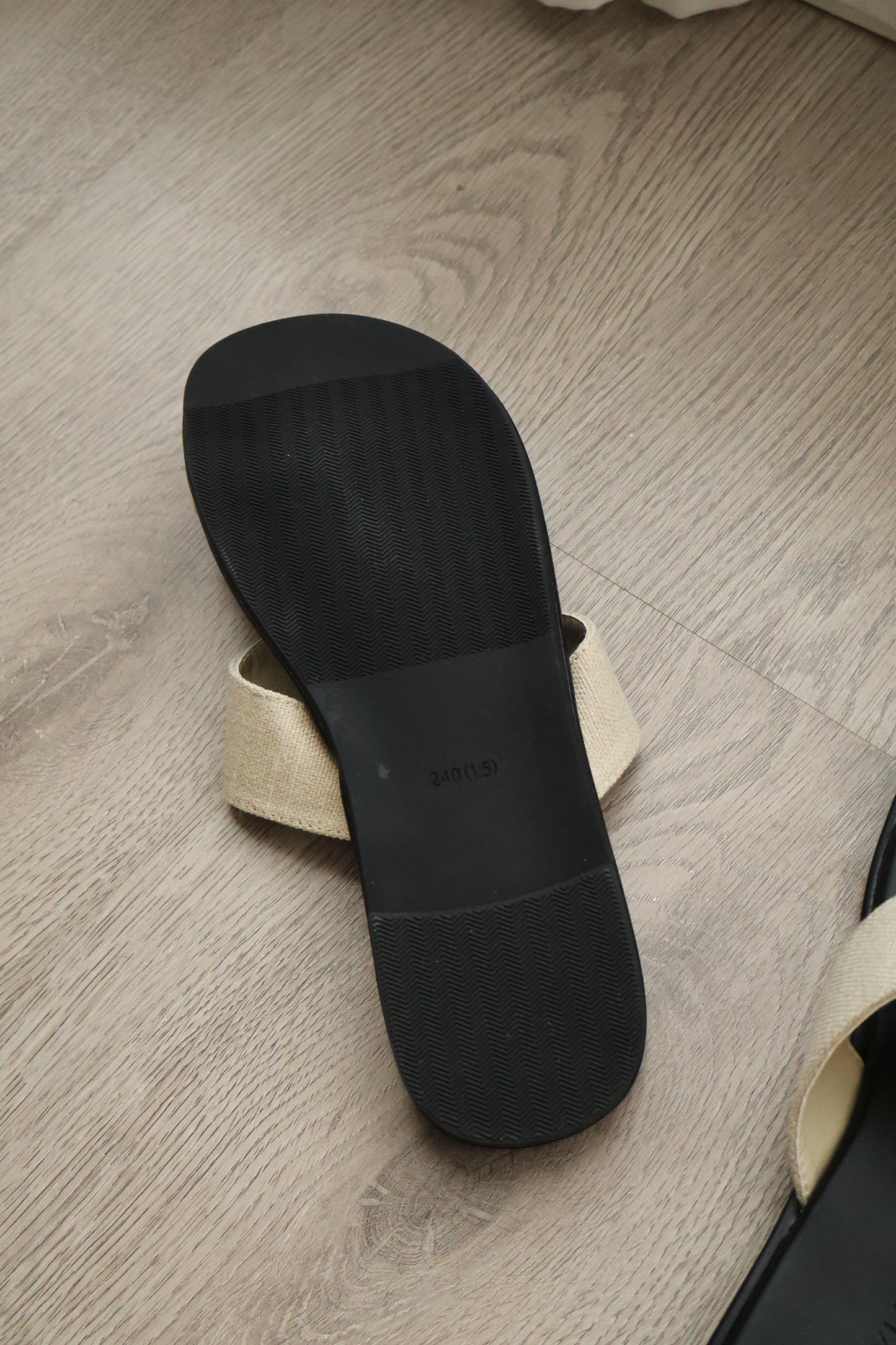 Ashton Ringtoe Sandals (Black)