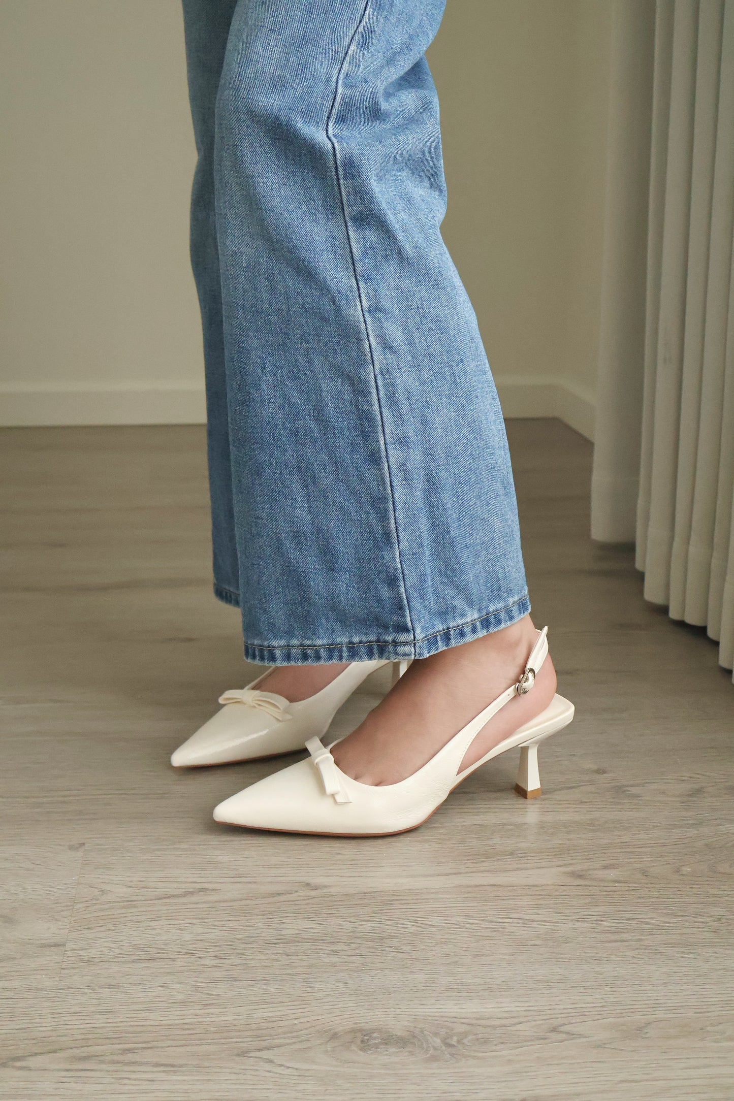 Eleanor Bow Slingback Pointed Heels (Cream White)