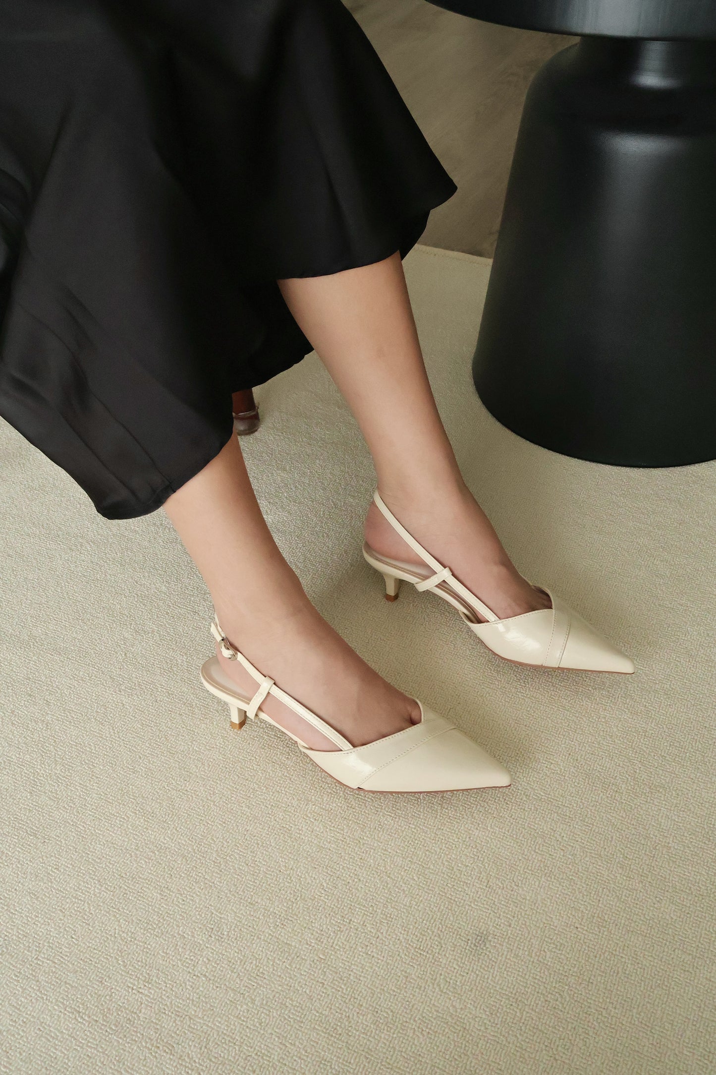 Joelle Pointed High Heels Pump (Cream White)