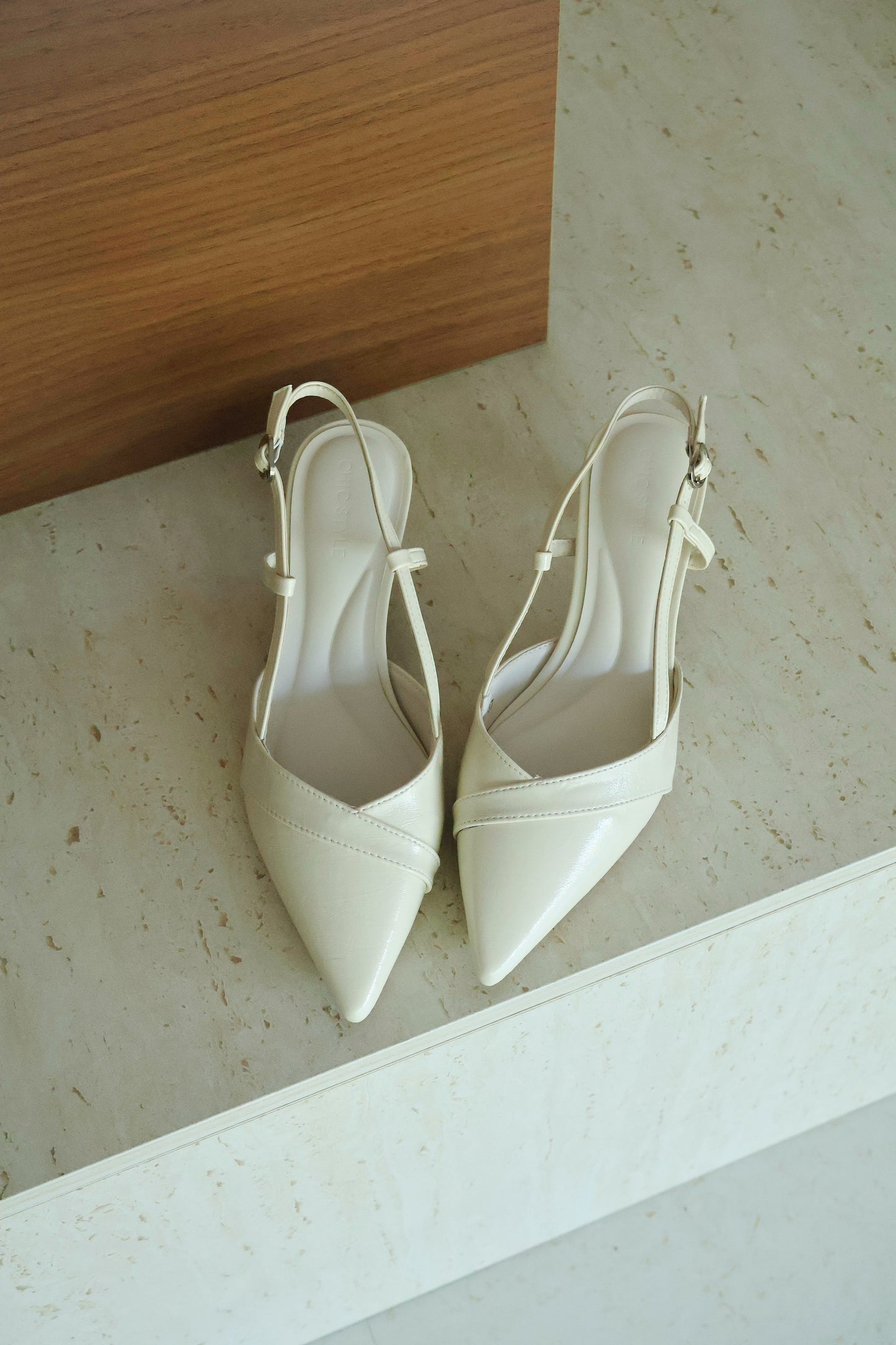 Joelle Pointed High Heels Pump (Cream White)