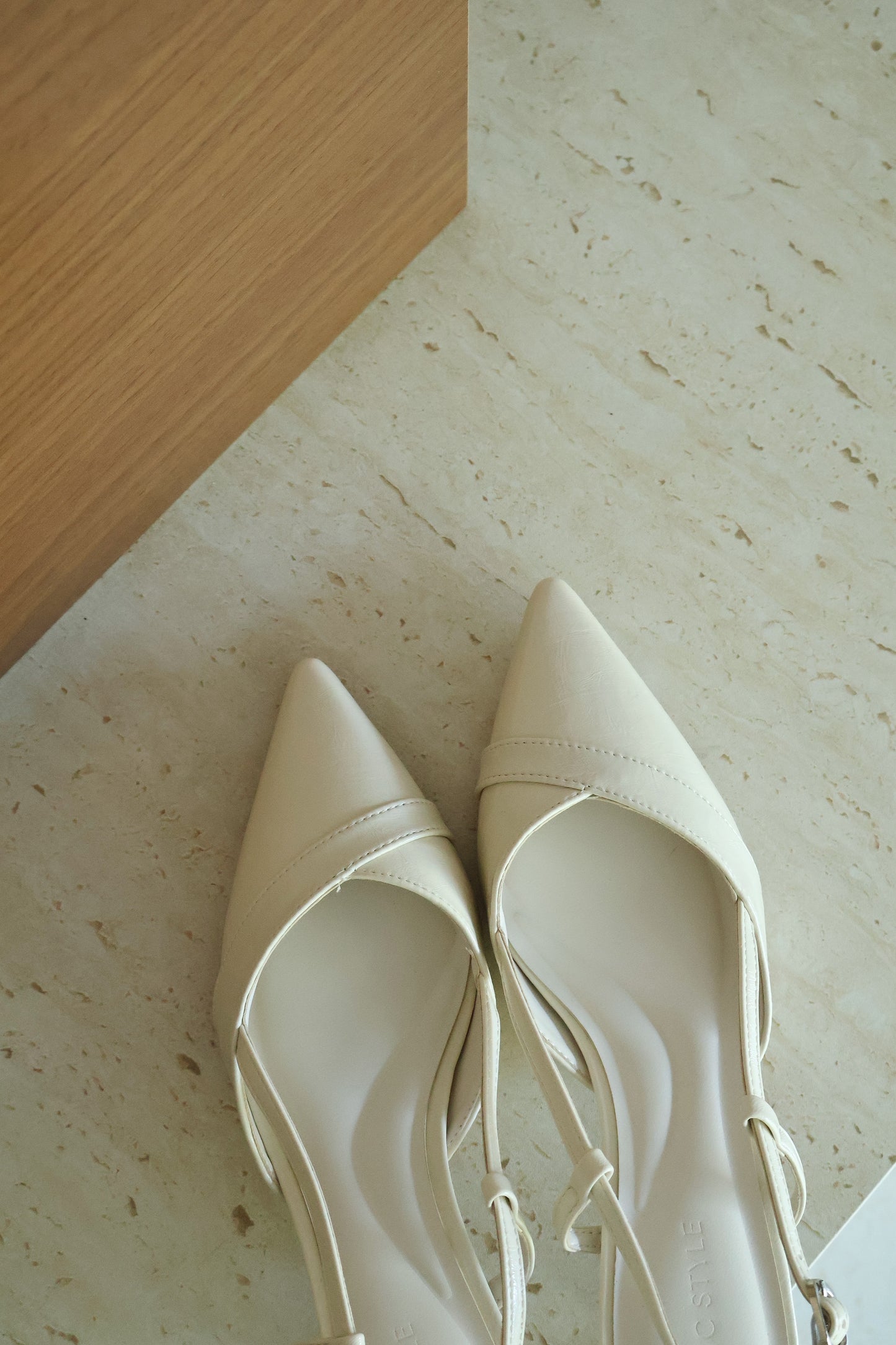 Joelle Pointed High Heels Pump (Cream White)