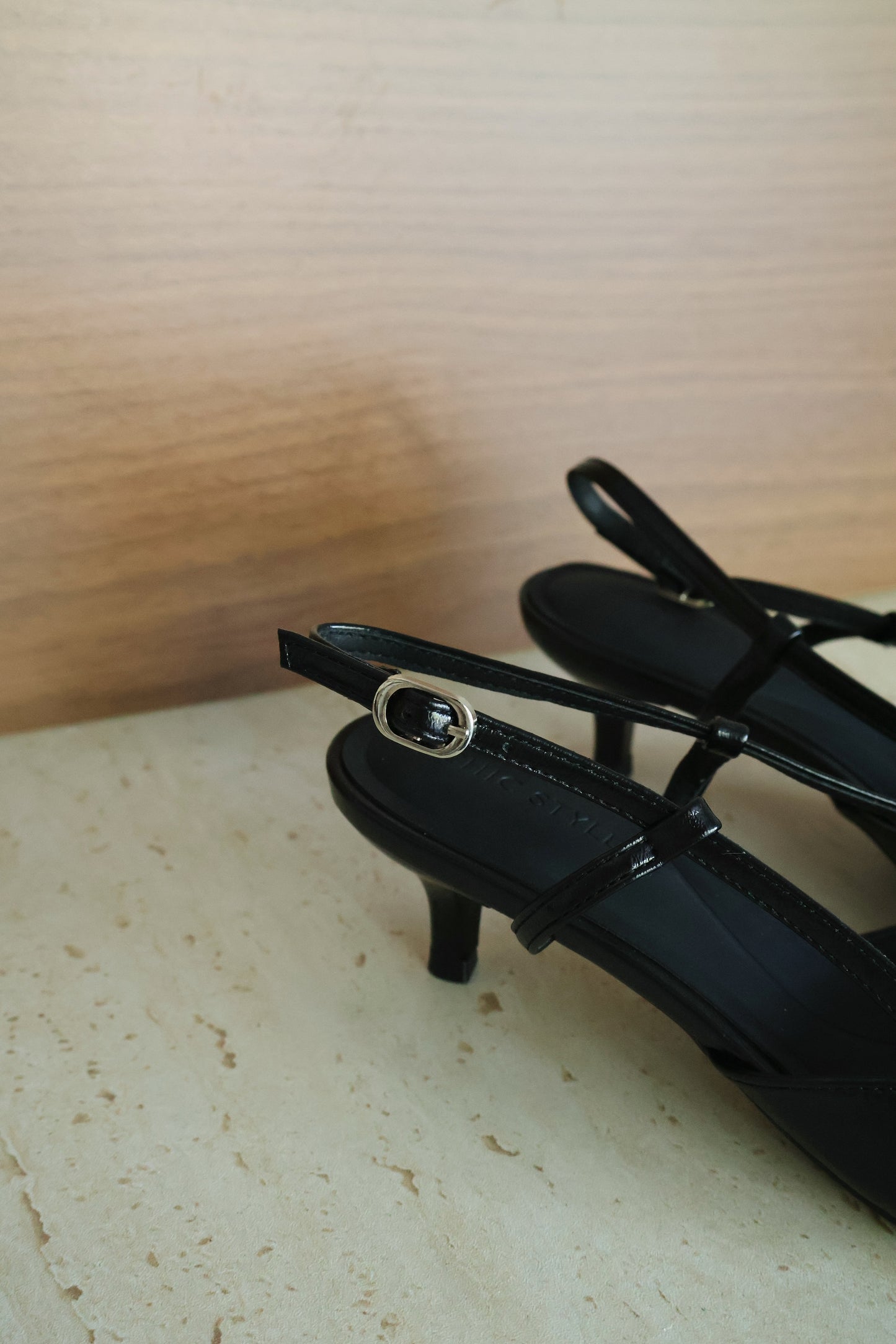 Joelle Pointed High Heels Pump (Black)