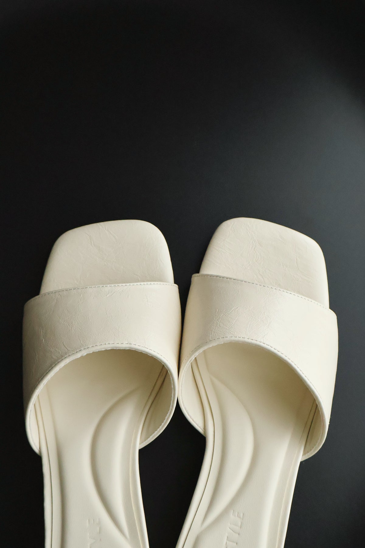 Yoana Casual Low Heels (Cream White)