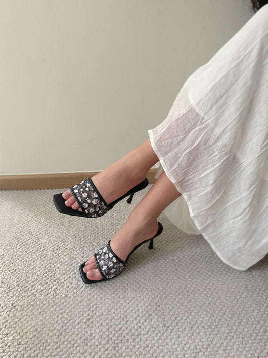 Chun Embroidered Heels (Black / 36 37 38 39 40 41)