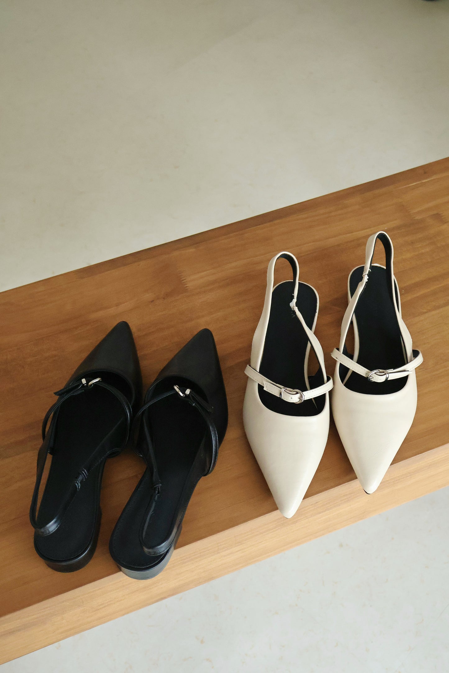 Liza Pointed Slingback Flats (Black)