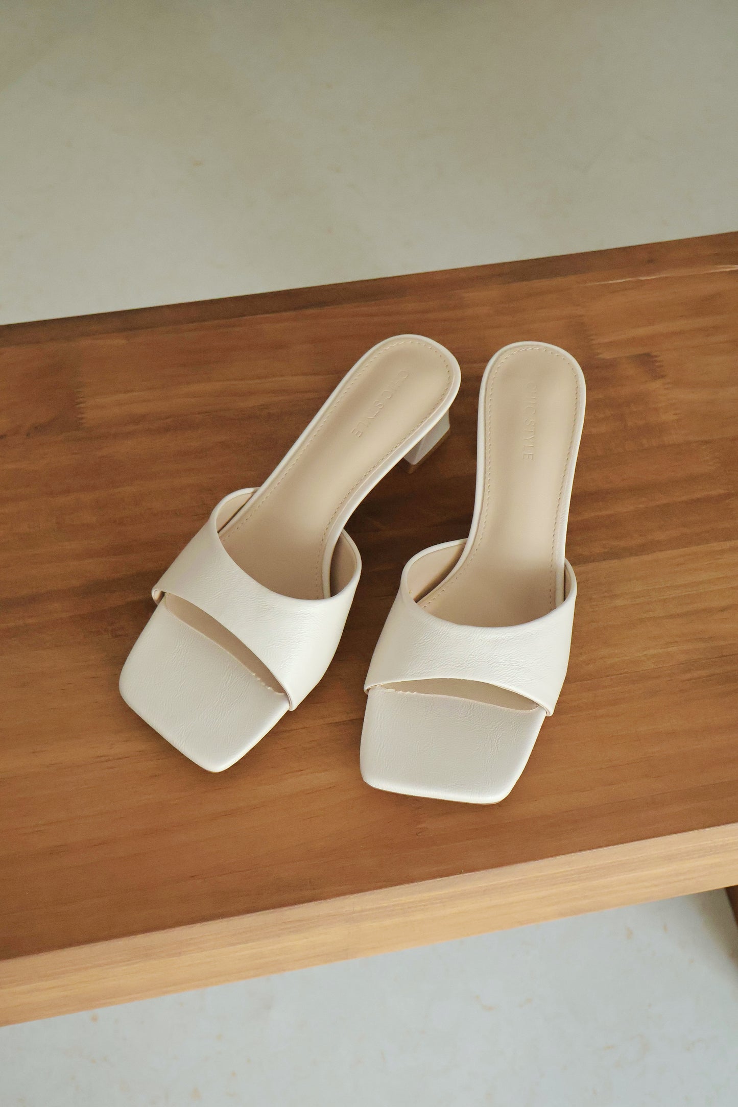 Rose Slip On Middle Heels (Cream White)