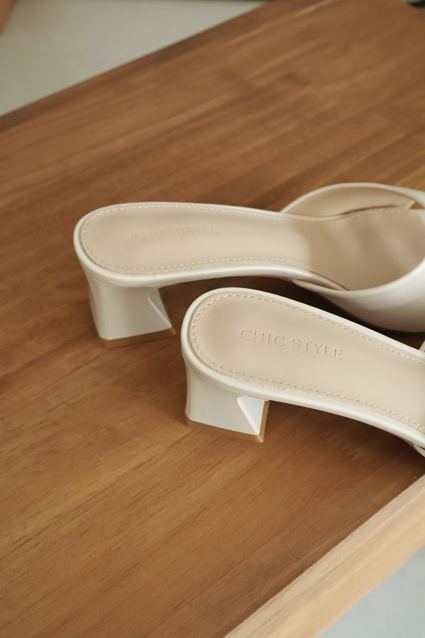 Rose Slip On Middle Heels (Cream White)