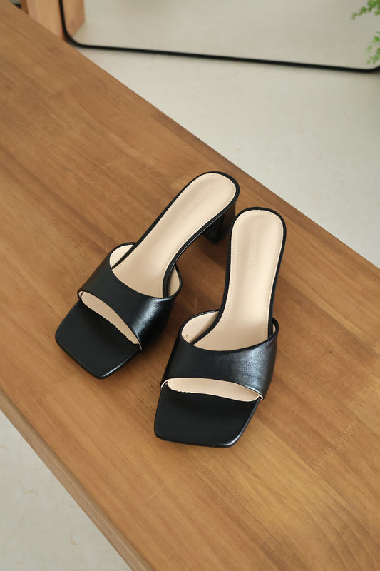 Rose Slip On Middle Heels (Black)
