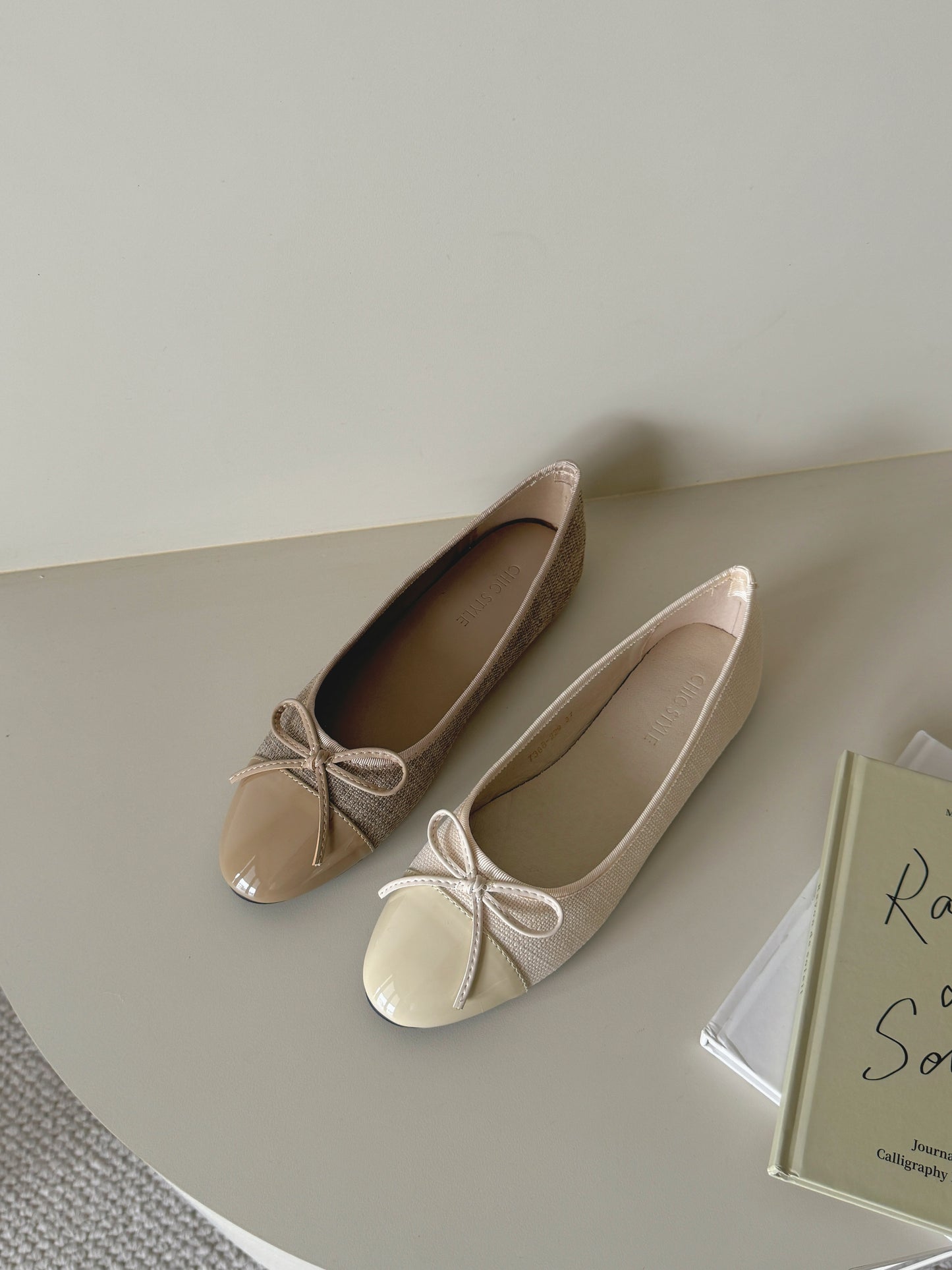 Jaclyn Tweed Ballet Flats (Cream White)