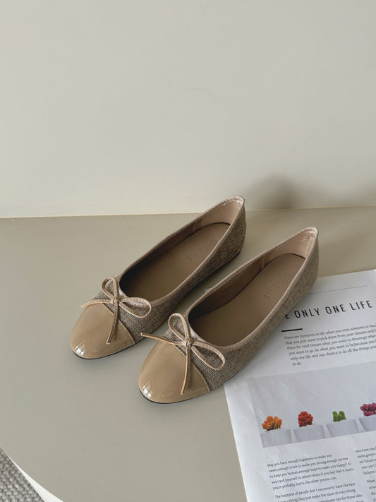 Jaclyn Tweed Ballet Flats (Khaki)