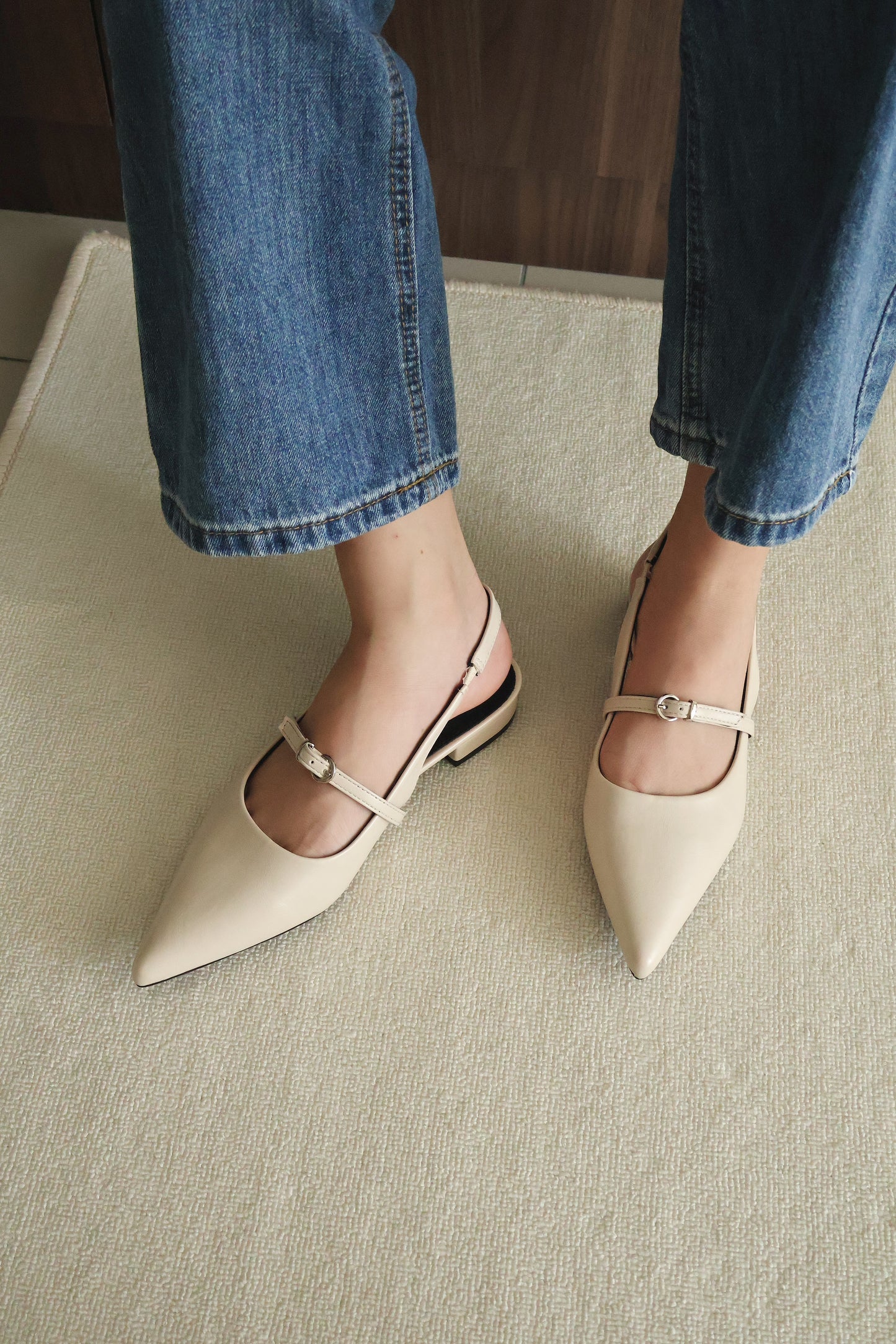Liza Pointed Slingback Flats (Cream White)