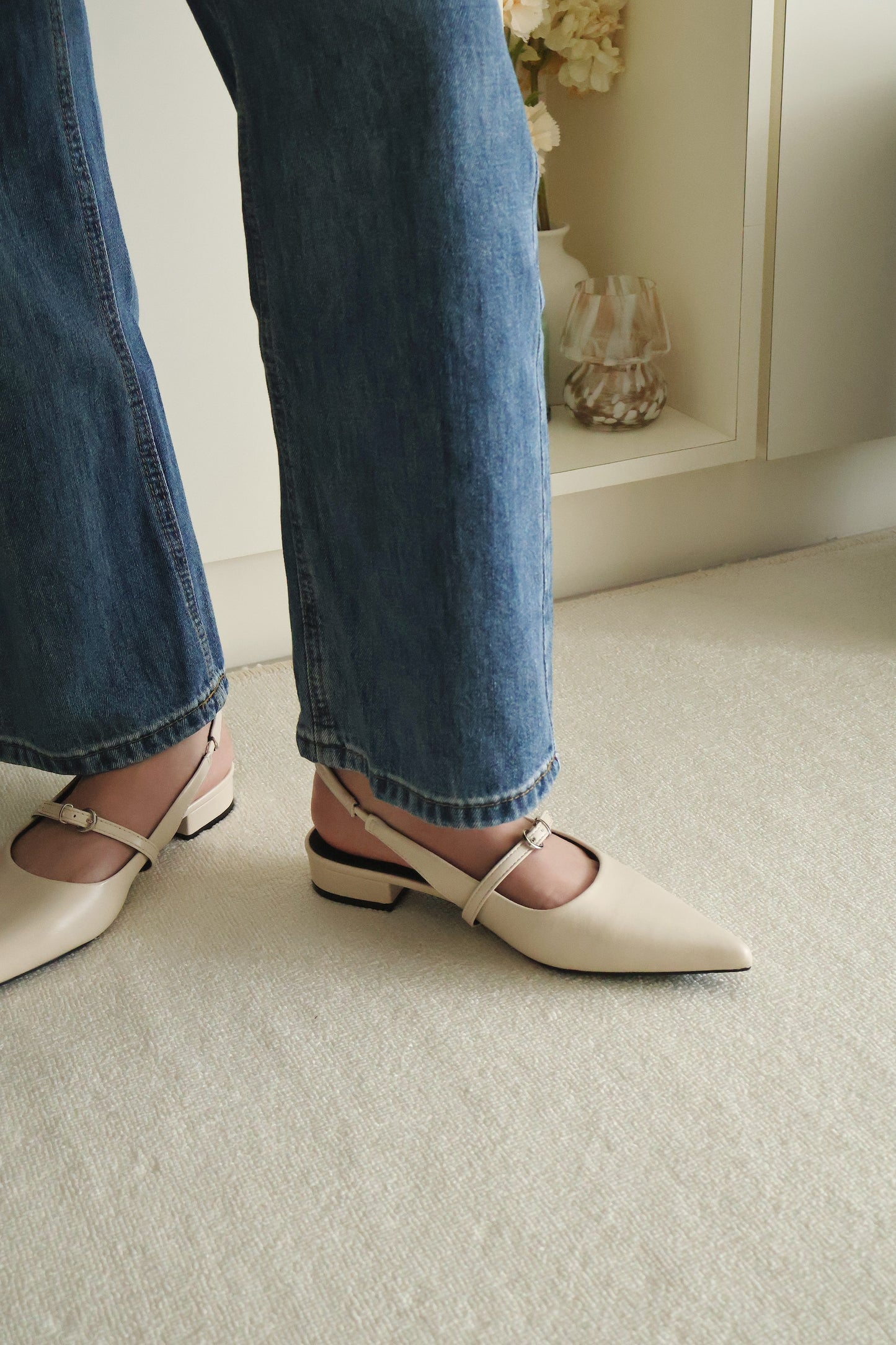 Liza Pointed Slingback Flats (Cream White)