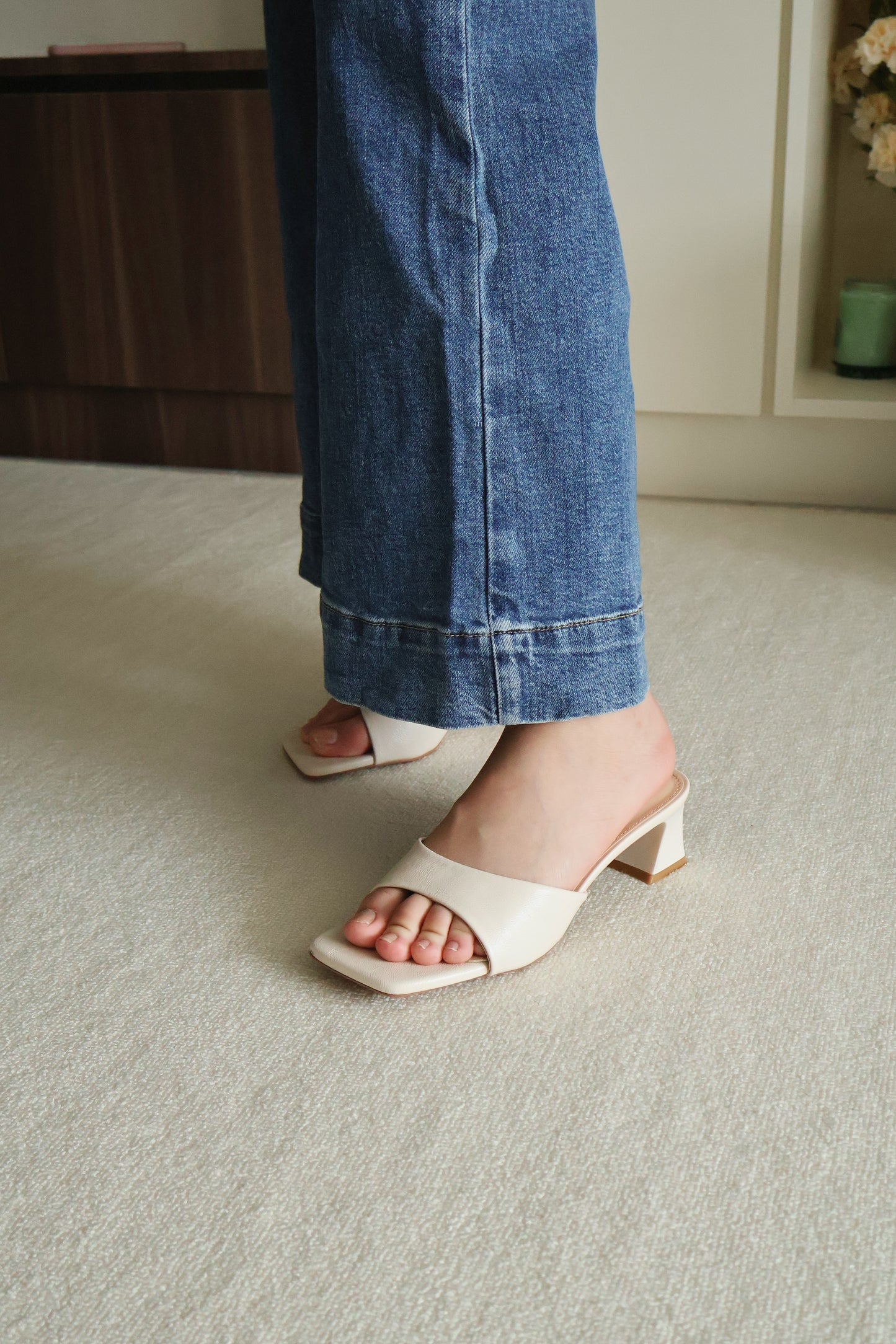 Rose Slip On Middle Heels (Cream White)
