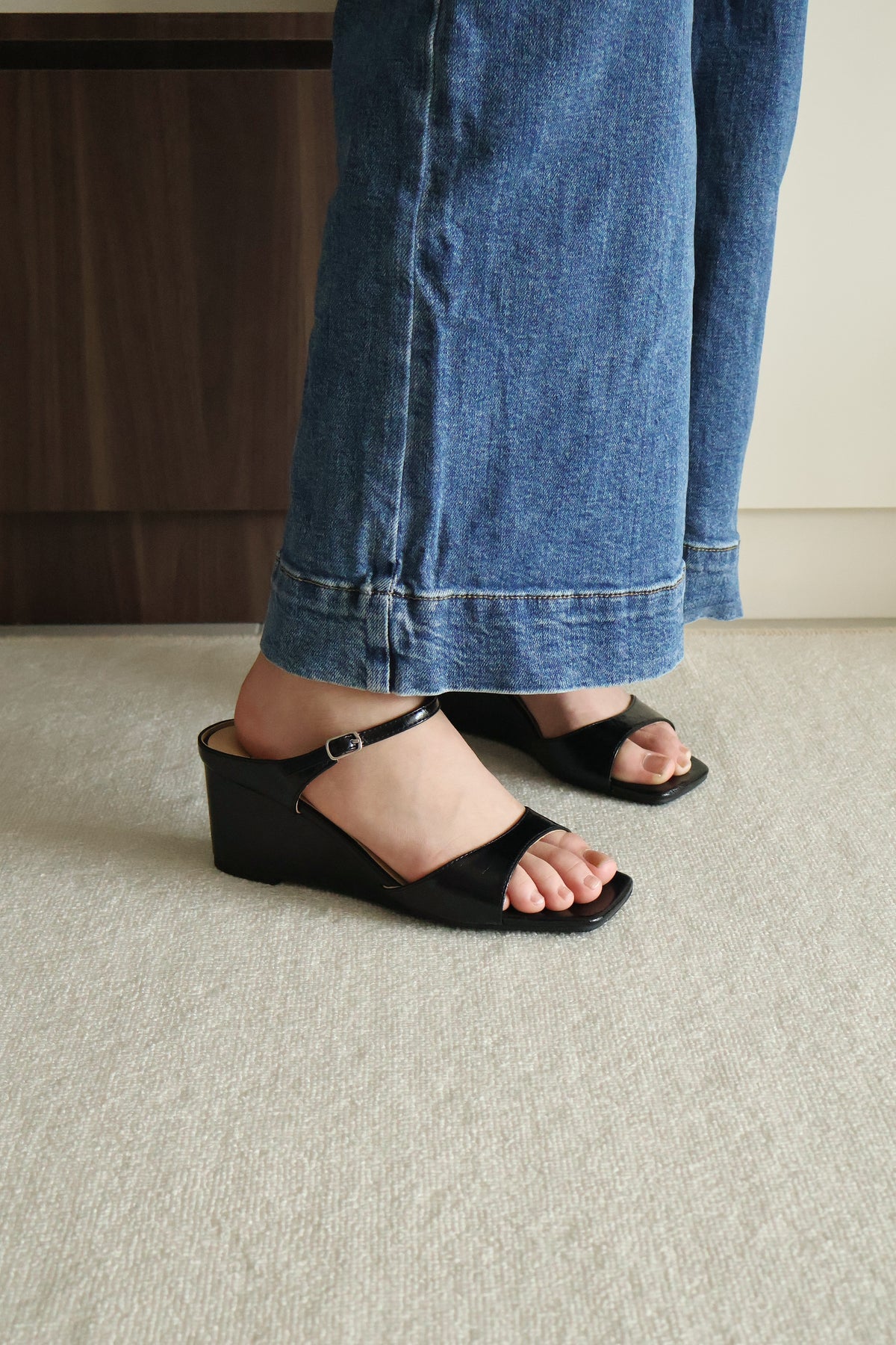 Asther Slip On Wedges (Black)