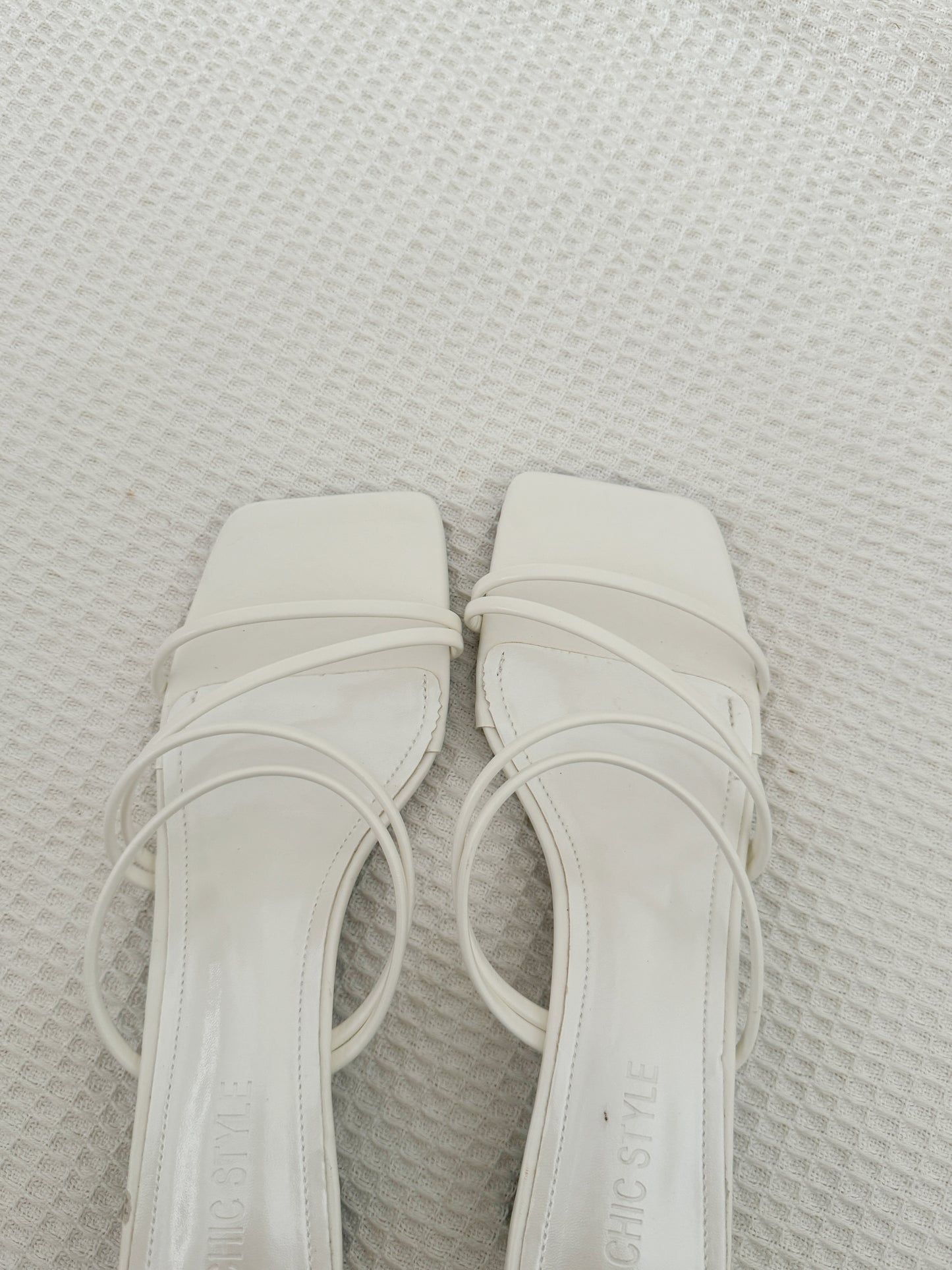 [Minor Defect] Size 38 Elvie Strappy Heels in White