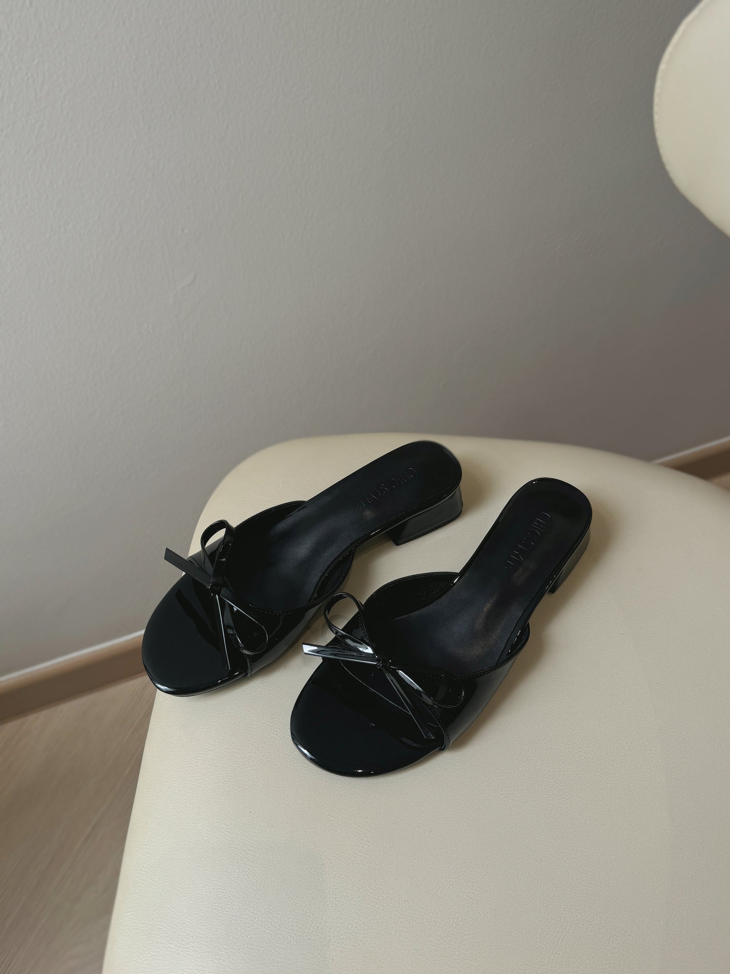 Chelsey Patent Bow Sandals (Black)