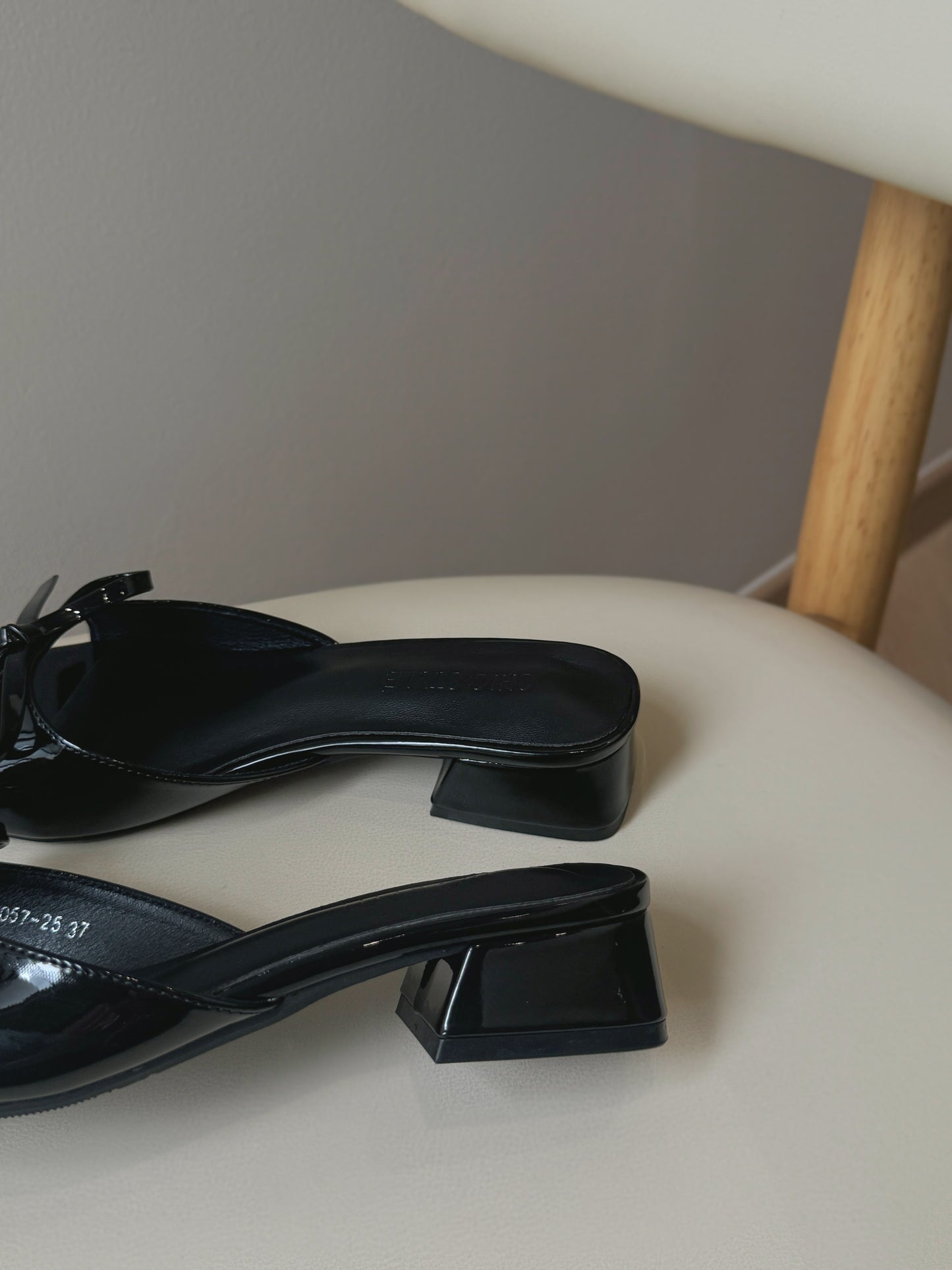 Chelsey Patent Bow Sandals (Black)