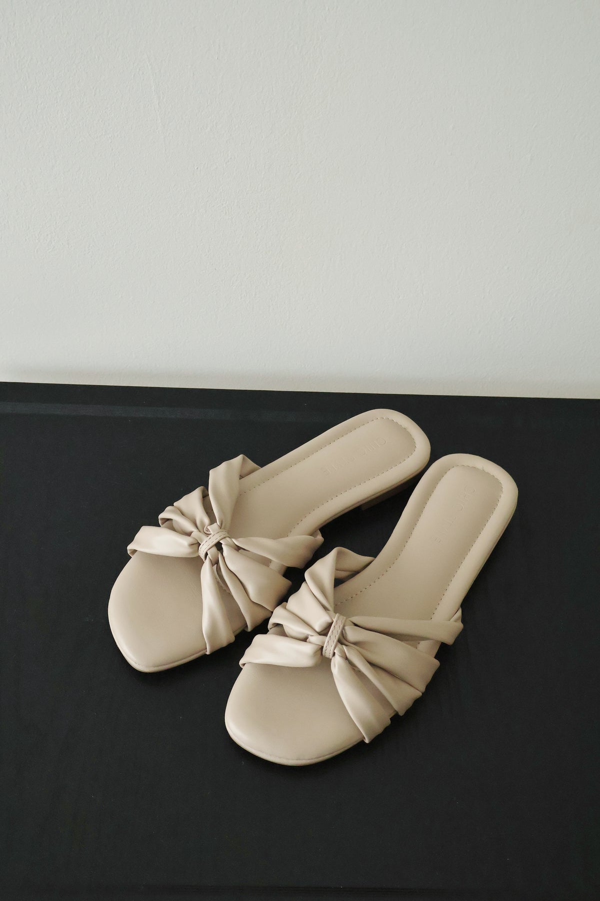 Evette Soft Pleated Sandals (Khaki) (Slim feet only)