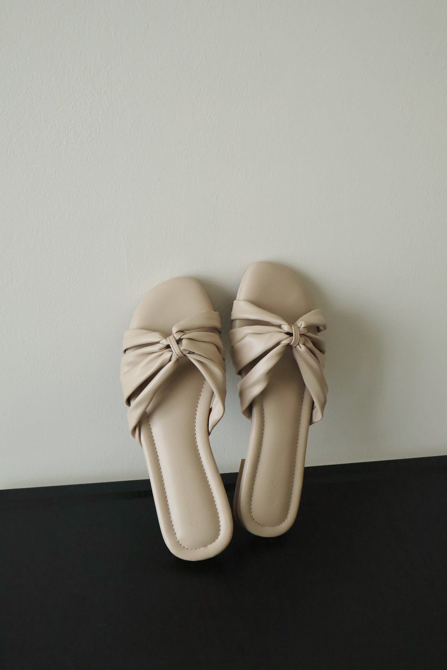 Evette Soft Pleated Sandals (Khaki) (Slim feet only)