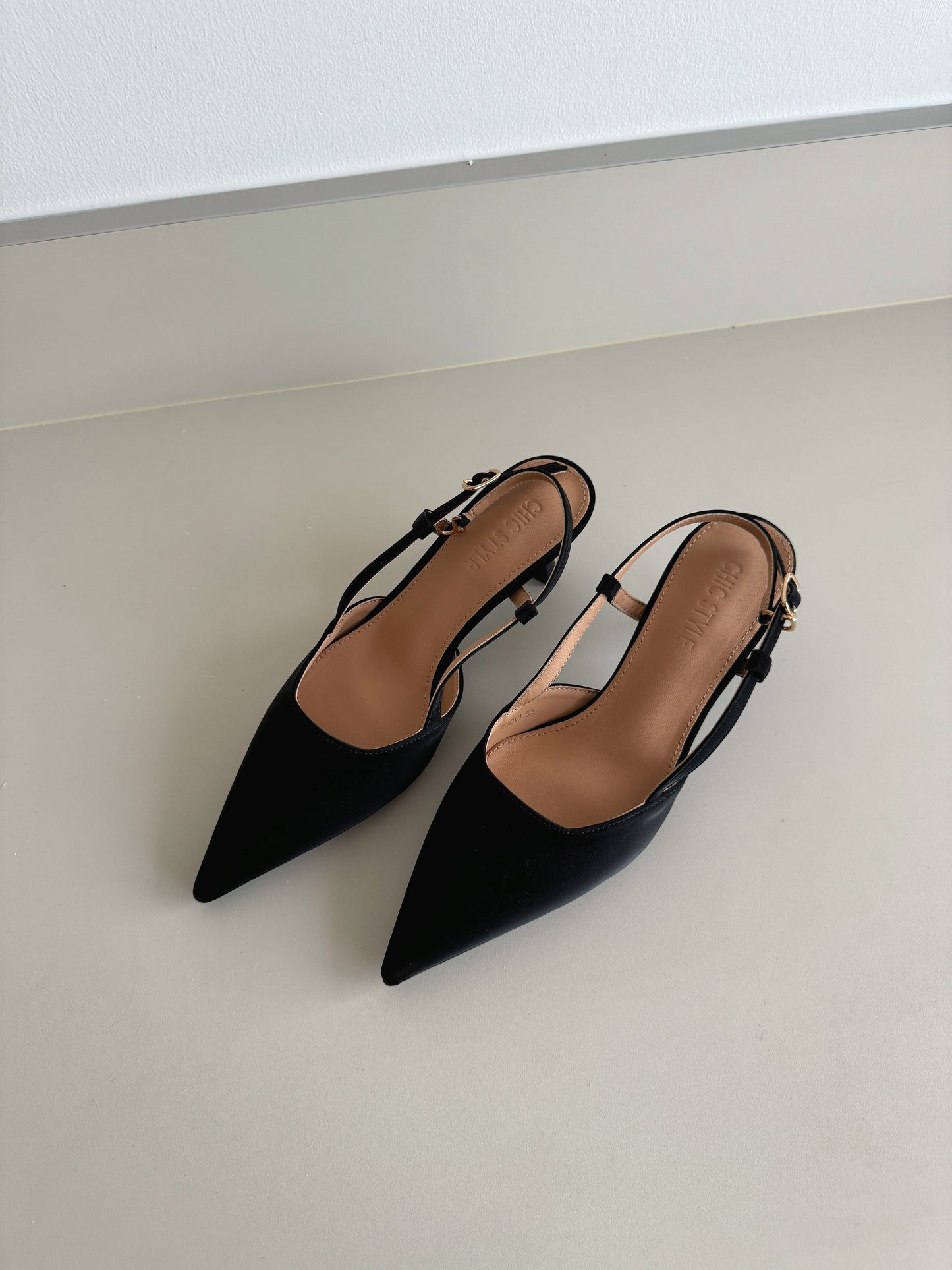 Nerissa Pointed Slingback Heels (Black)