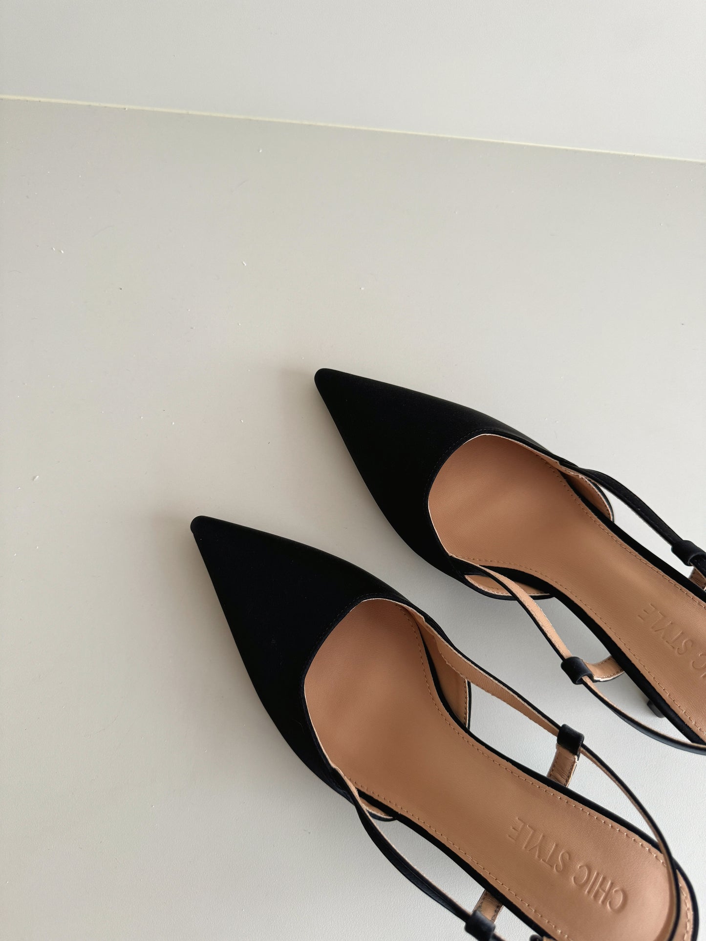 Nerissa Pointed Slingback Heels (Black)