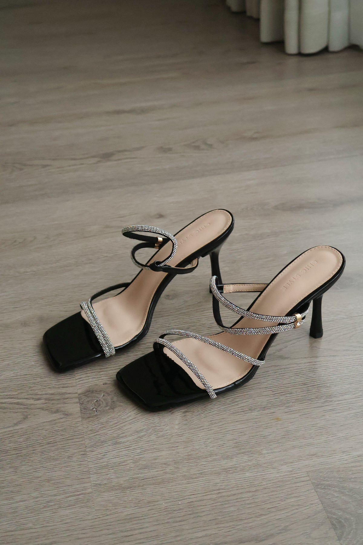 Klarra Rhinestone Strappy High Heels (Black)