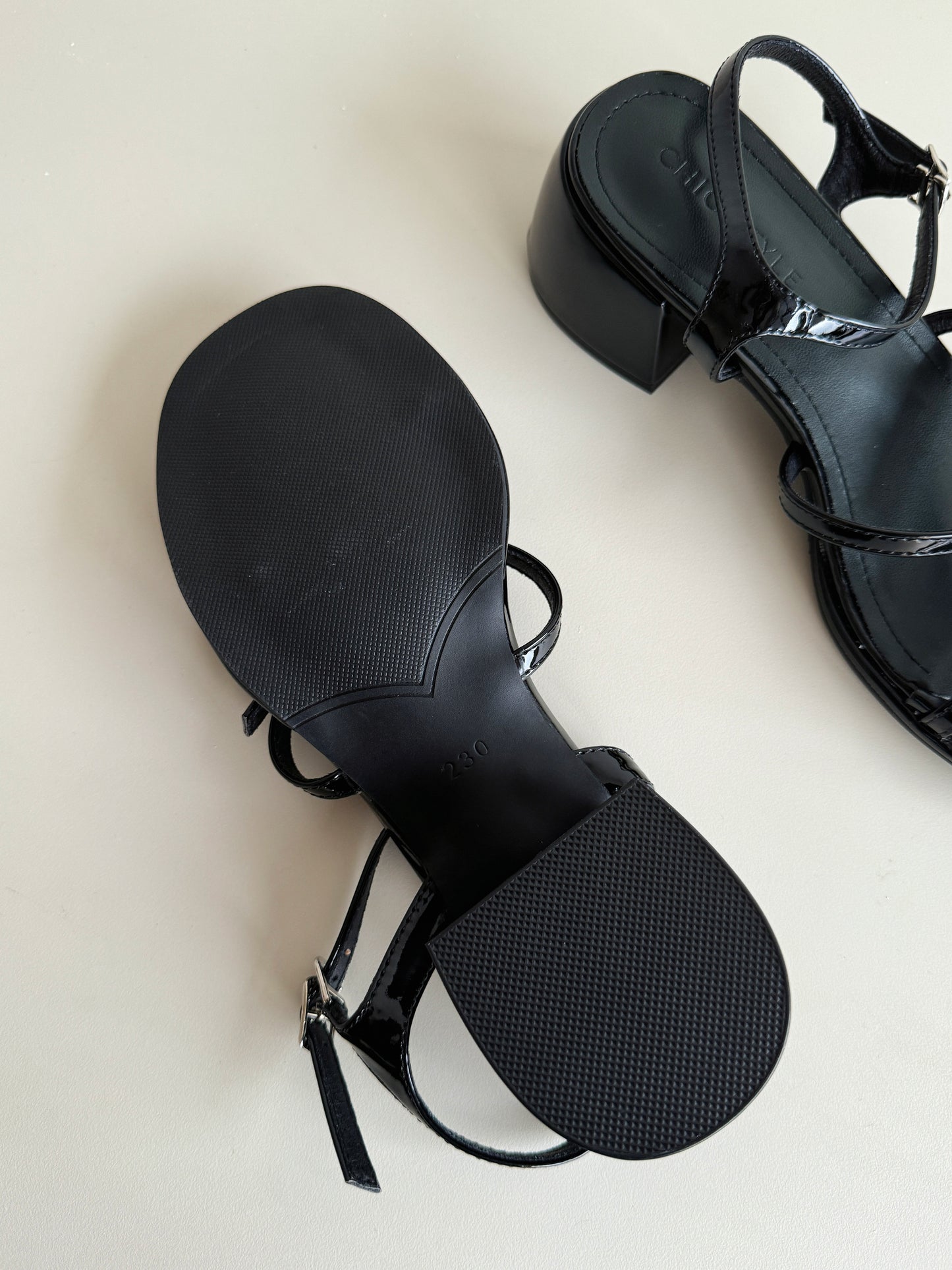 Verona Strappy Sandals (Black)