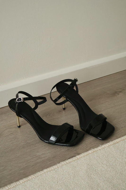 Luna Strappy High Heeled Sandals (Black)