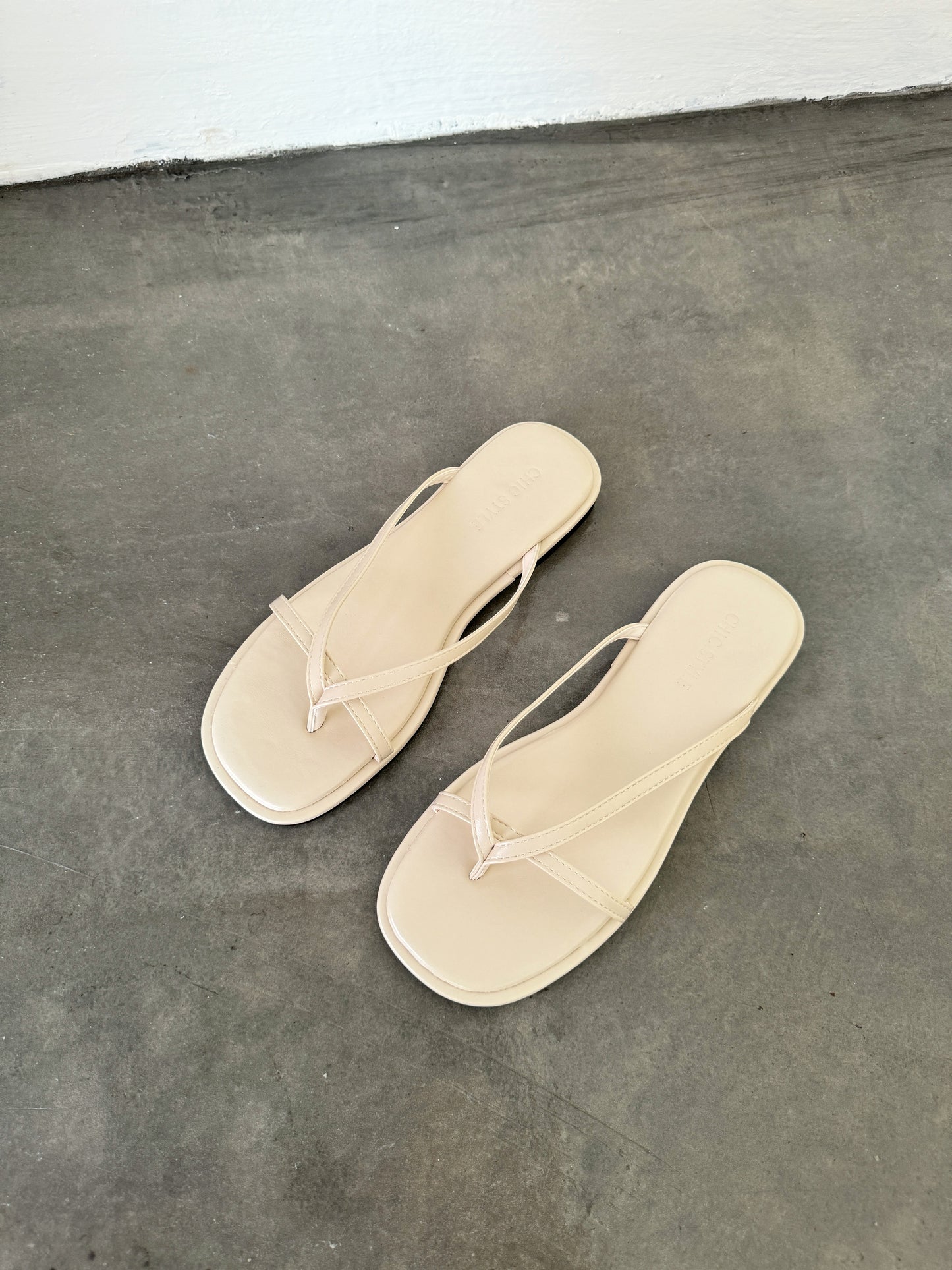 Gabine Strappy Sandals (Cream)