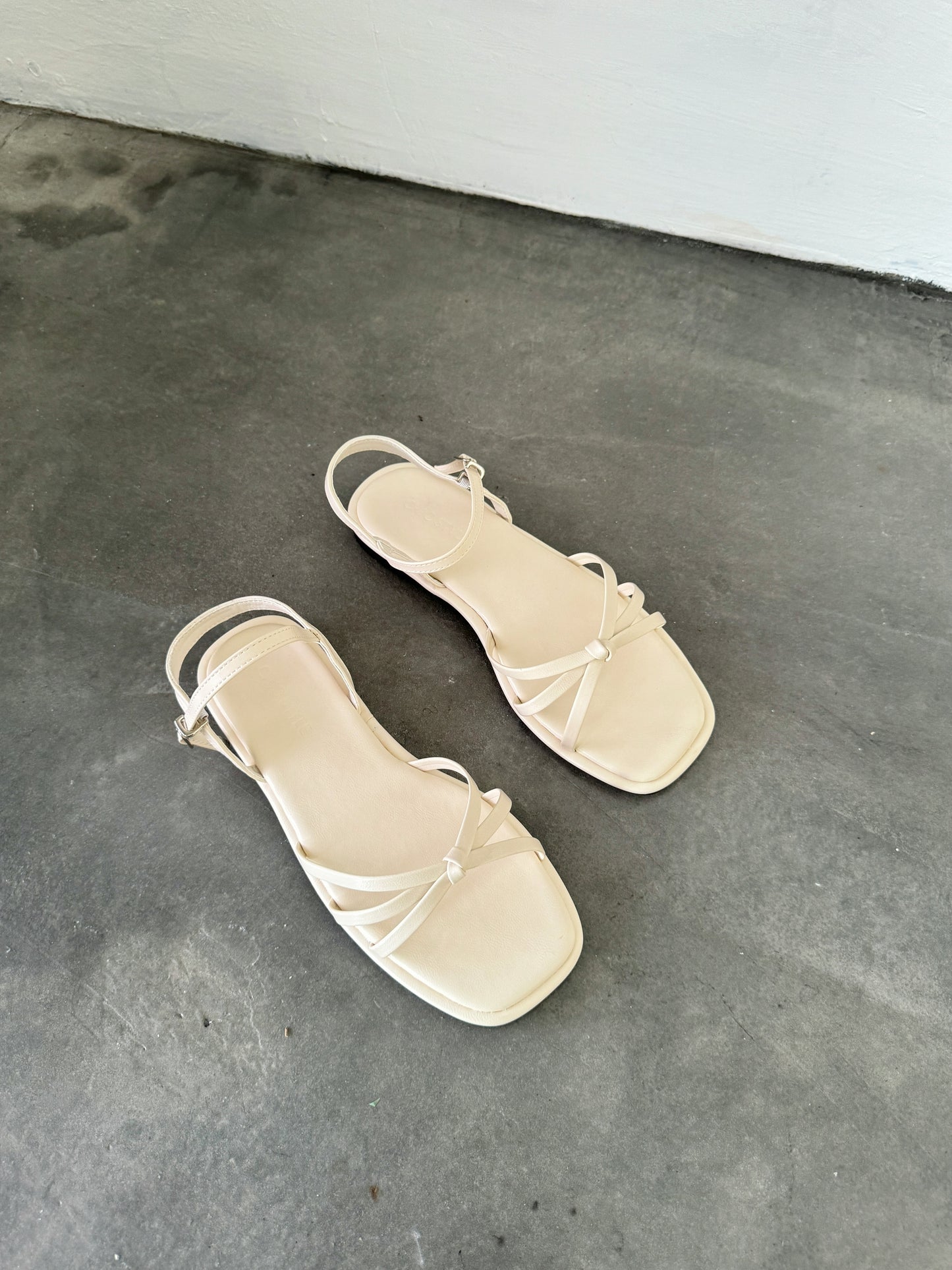 Jazreel Strappy Knot Sandals (Cream)