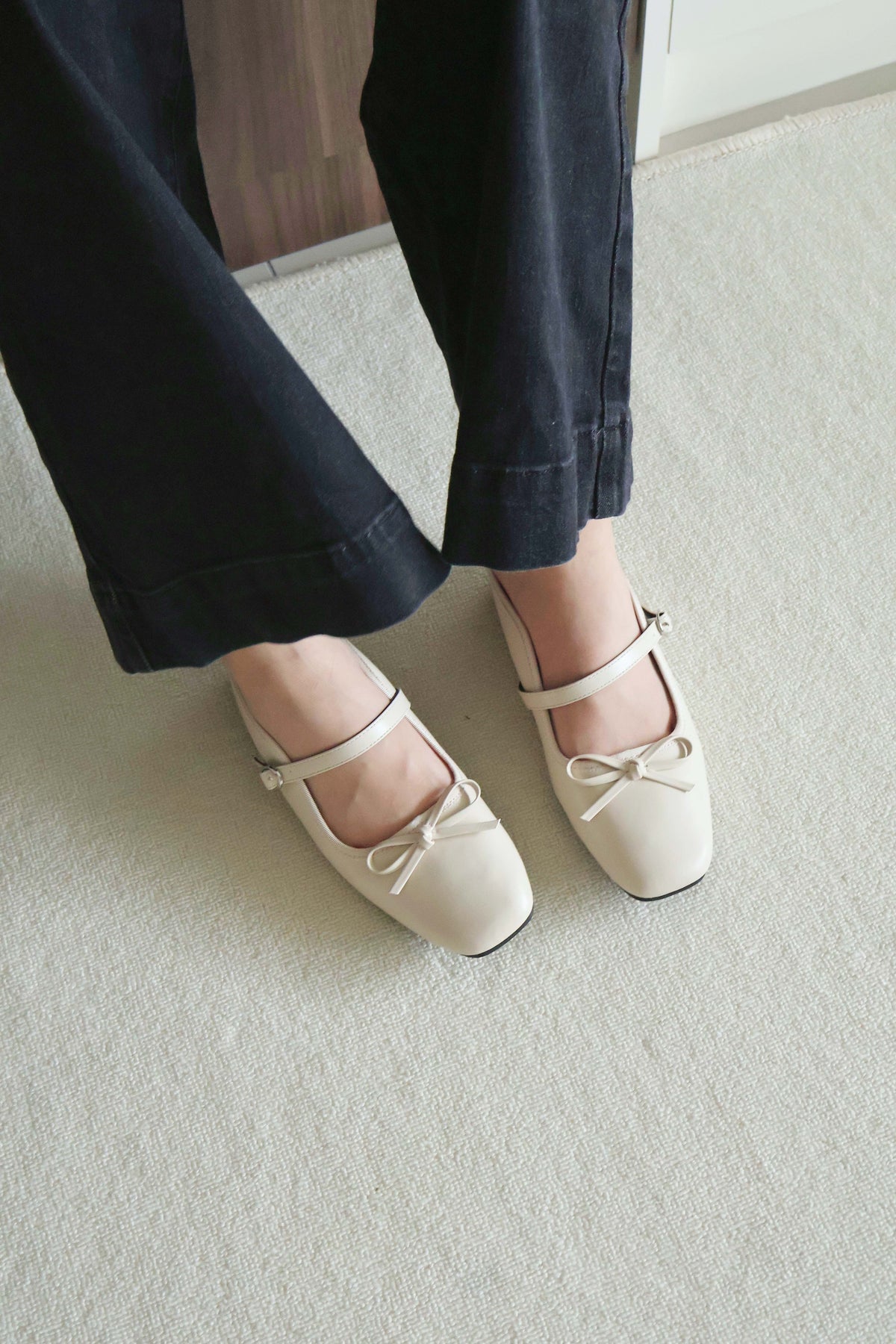 Makayla Bow Slip On Mules (Cream White)