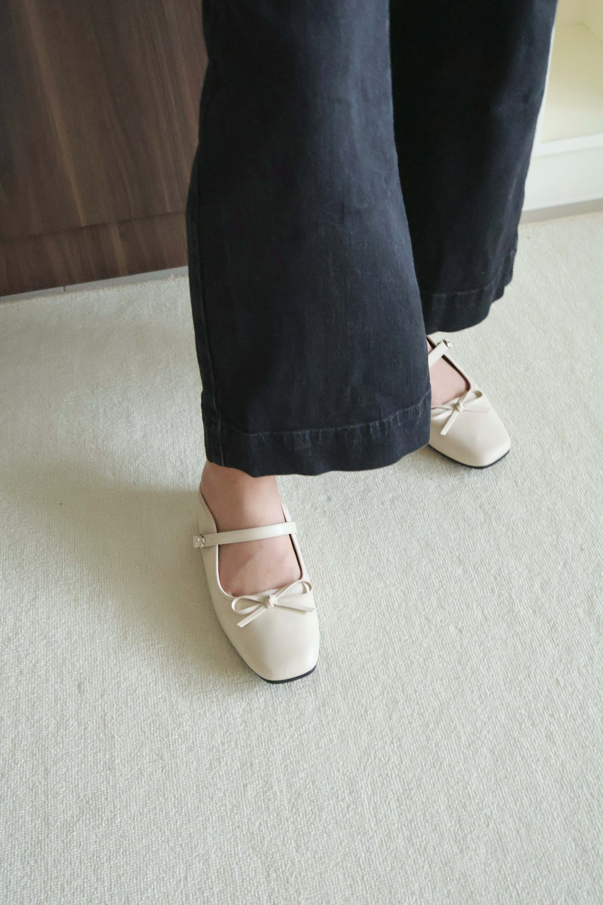 Makayla Bow Slip On Mules (Cream White)