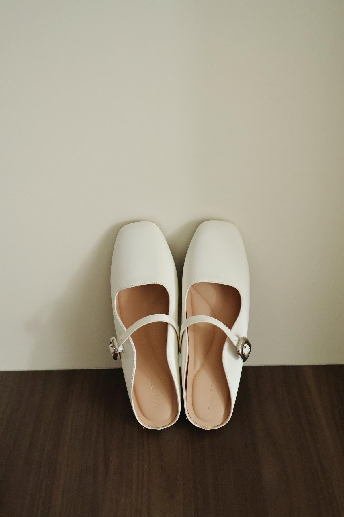 Jayne Slip On Mule (White)