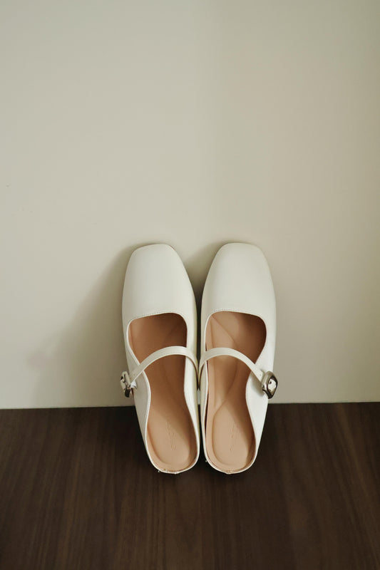 Jayne Slip On Mule (White)