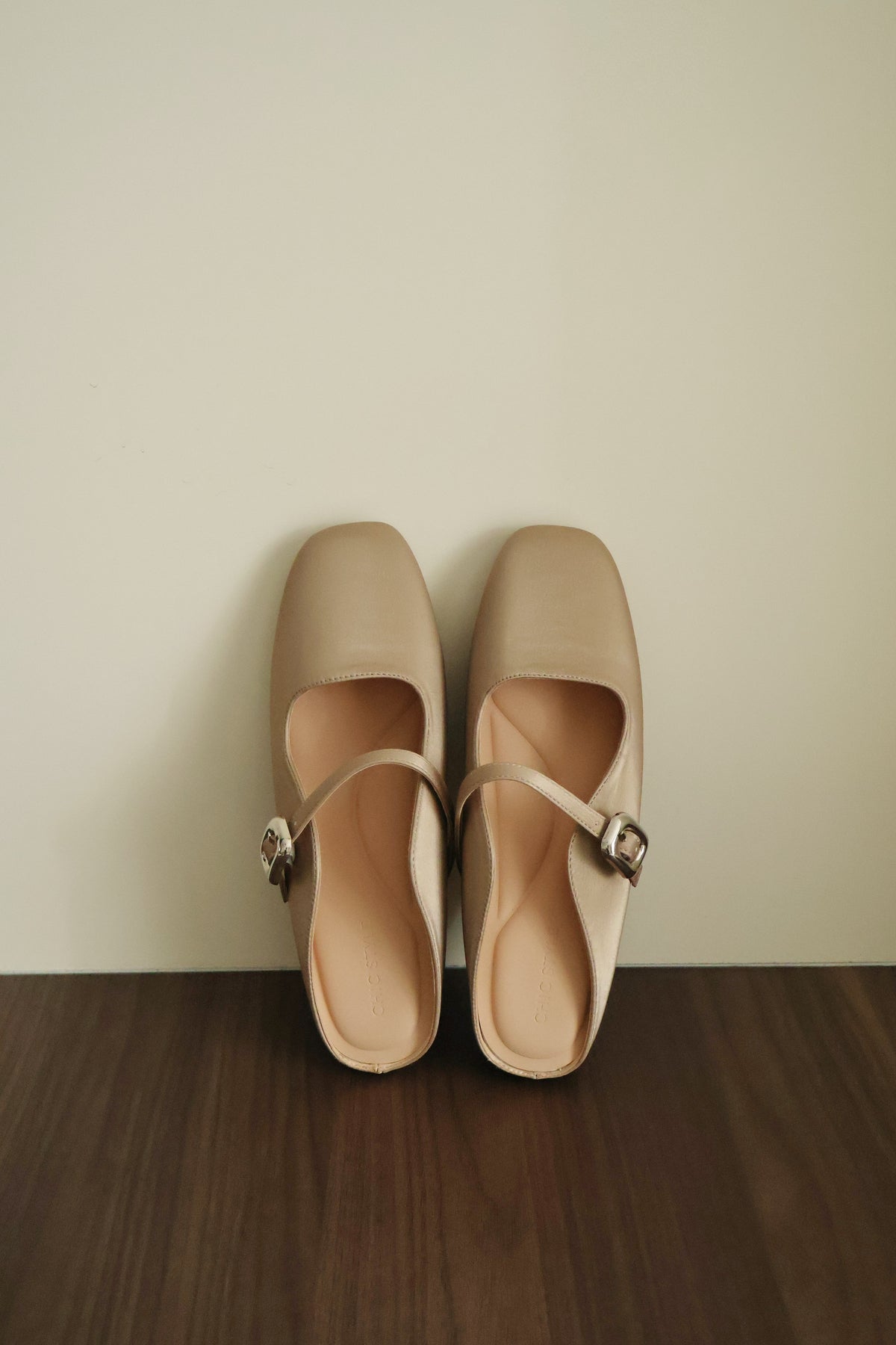 Jayne Slip On Mule (Khaki)