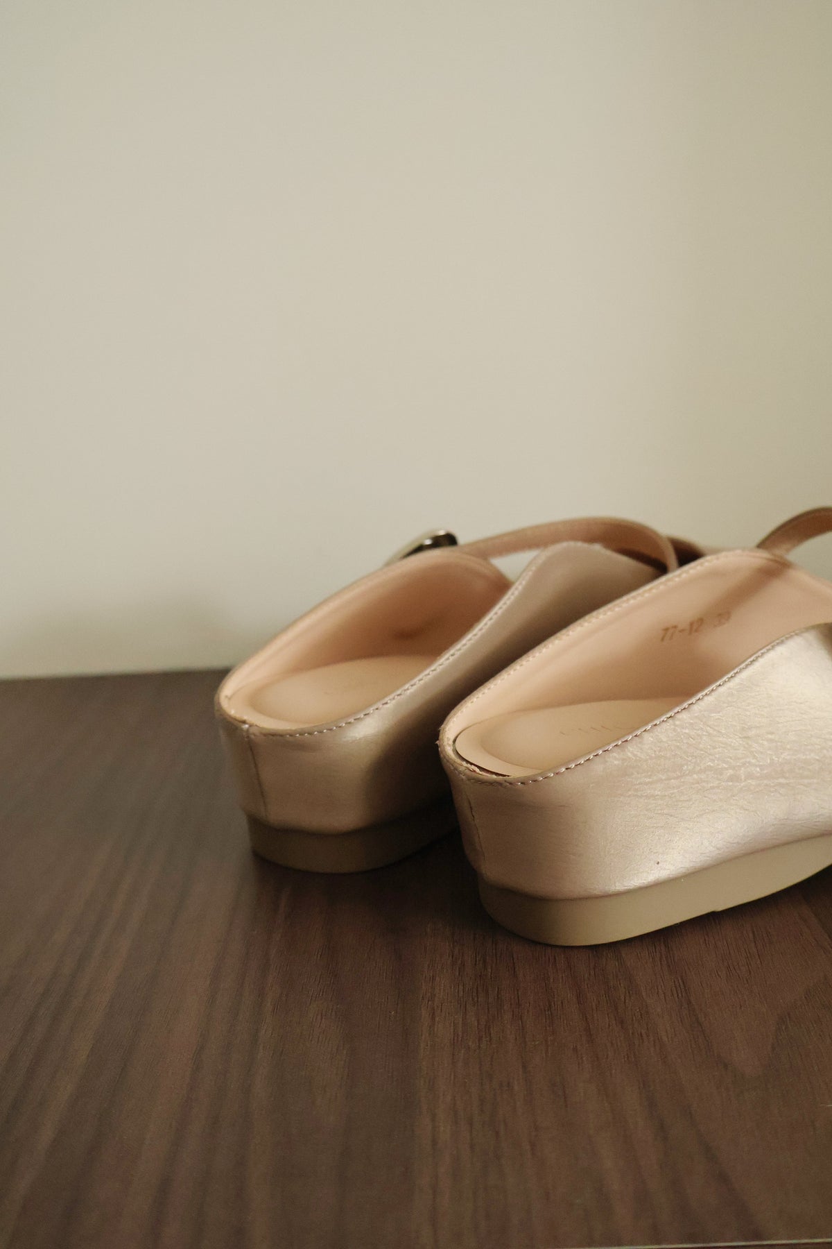 Jayne Slip On Mule (Khaki)