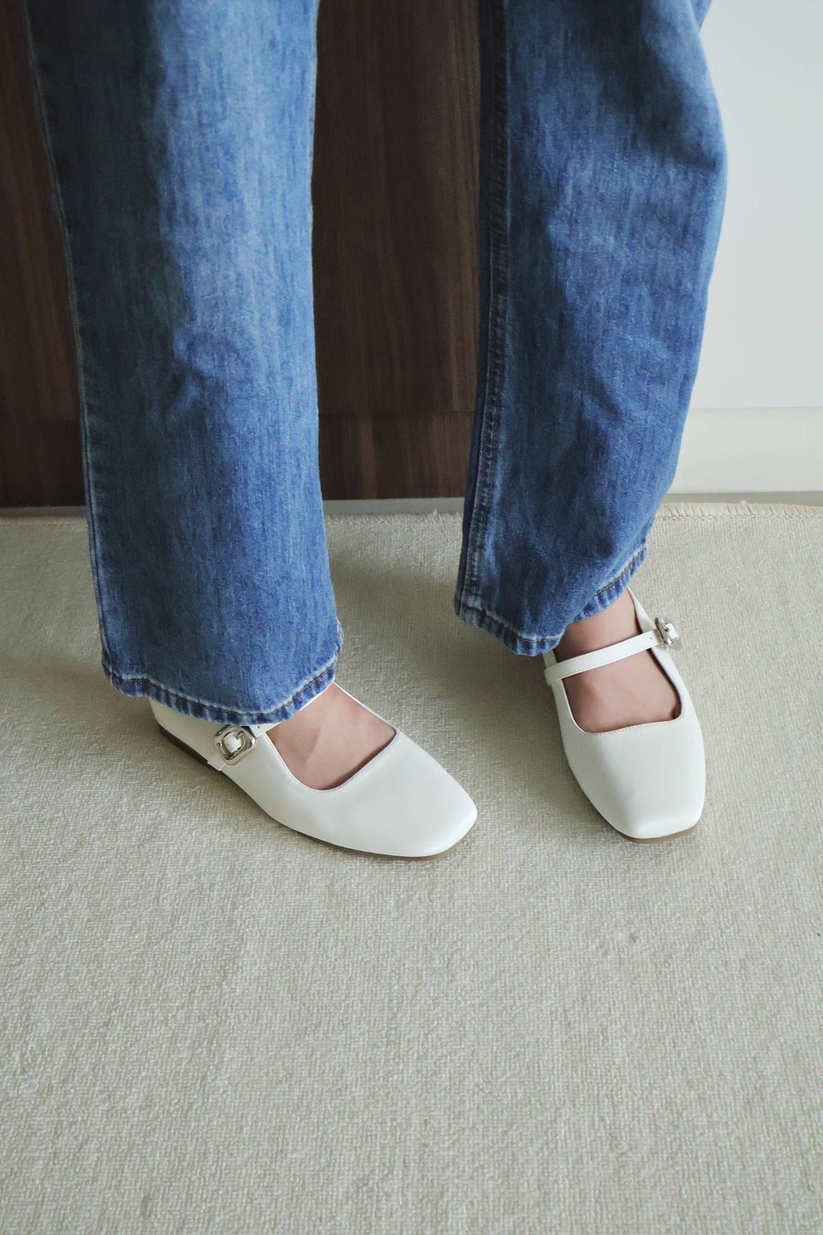 Jayne Slip On Mule (White)