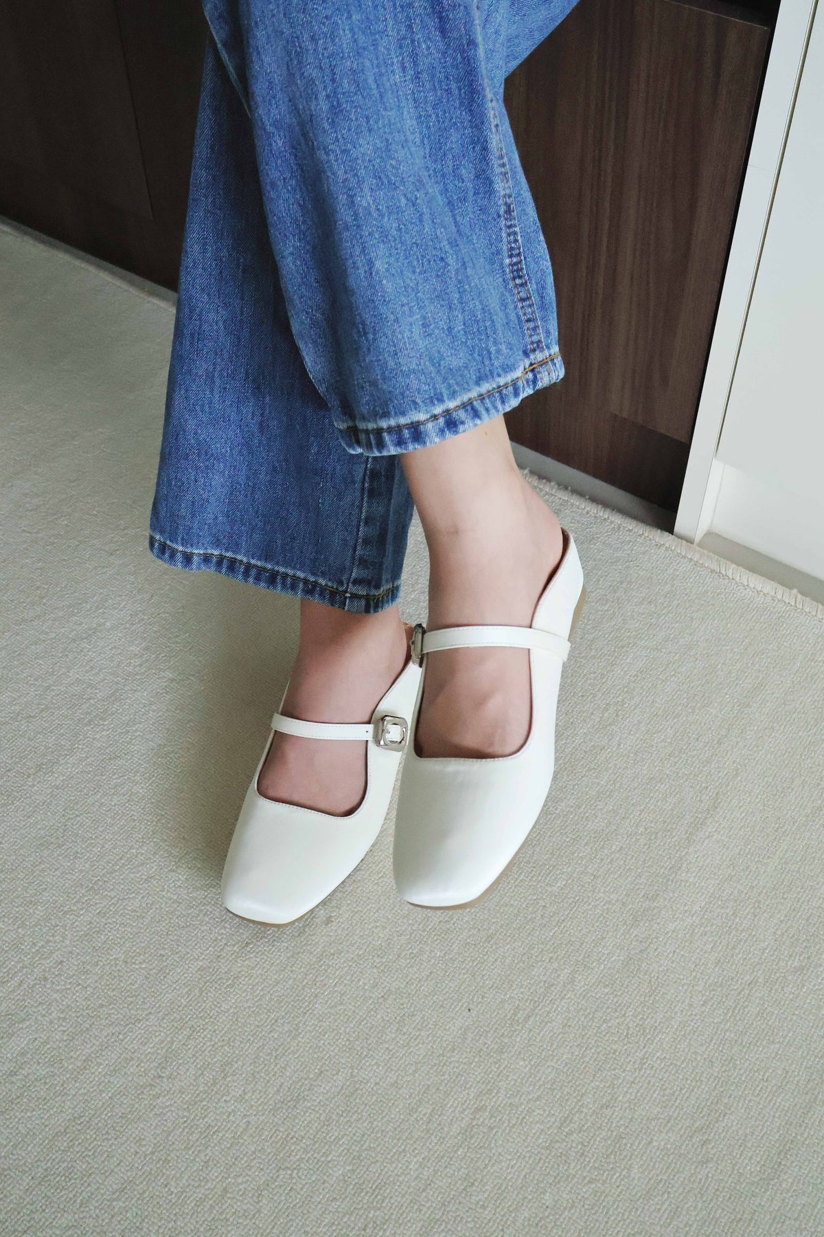 Jayne Slip On Mule (White)