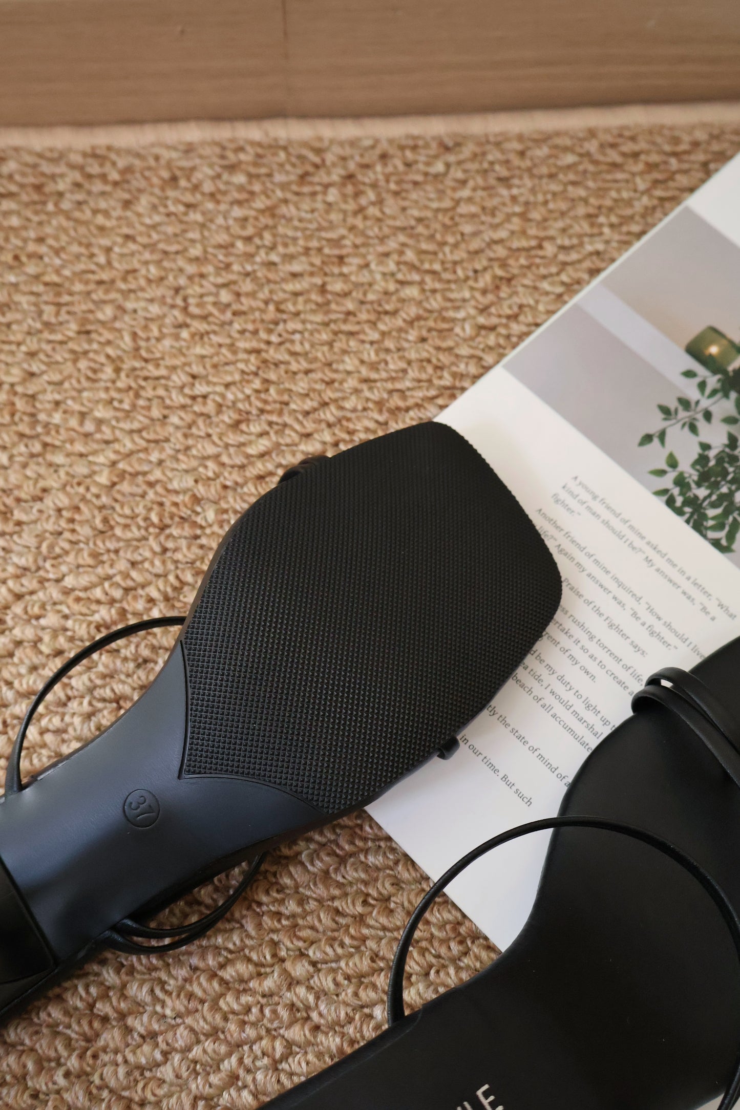 Valenne Strappy Heels (Black)