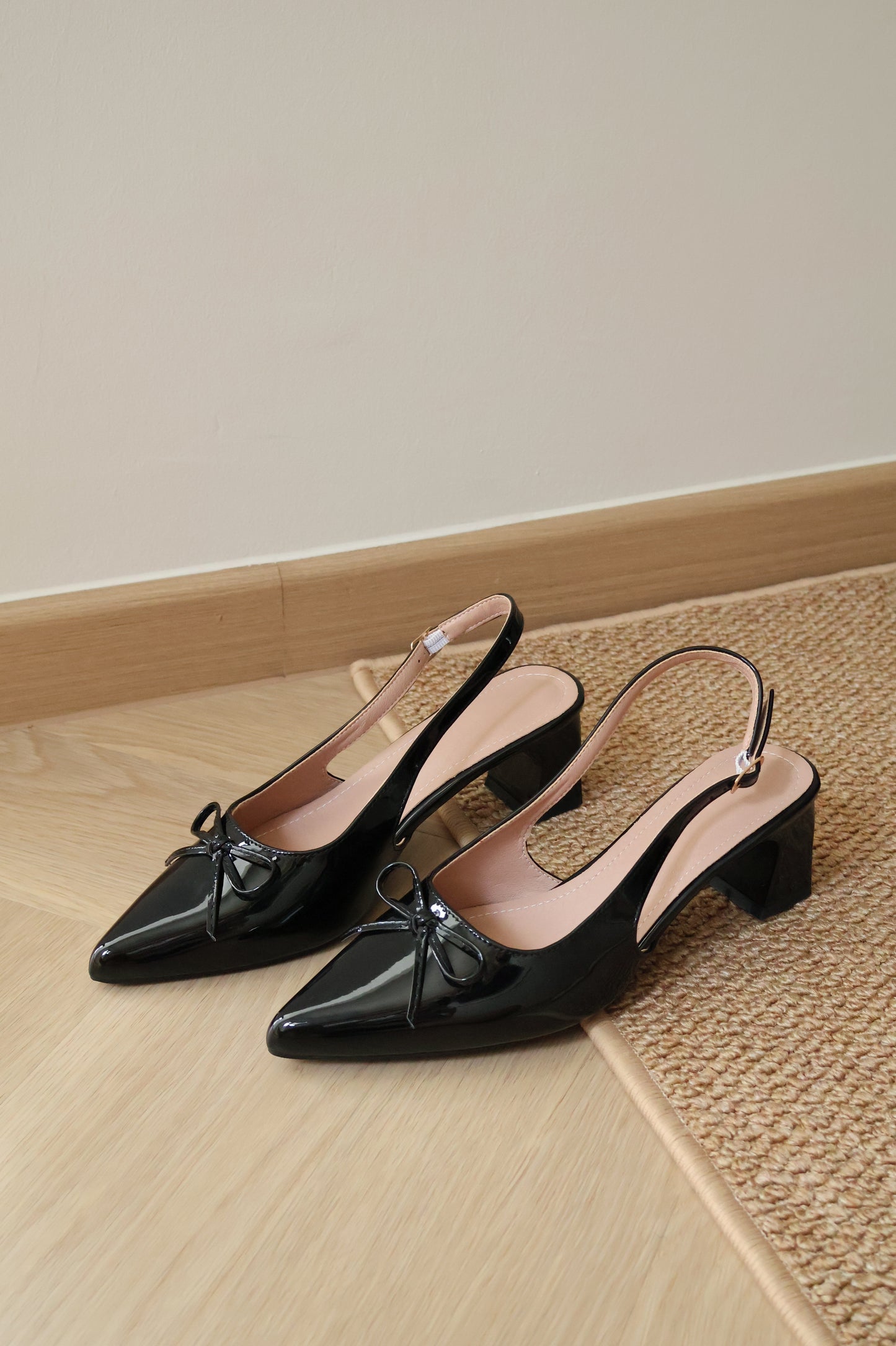 Veyna Slingback Heels Pump (Black)