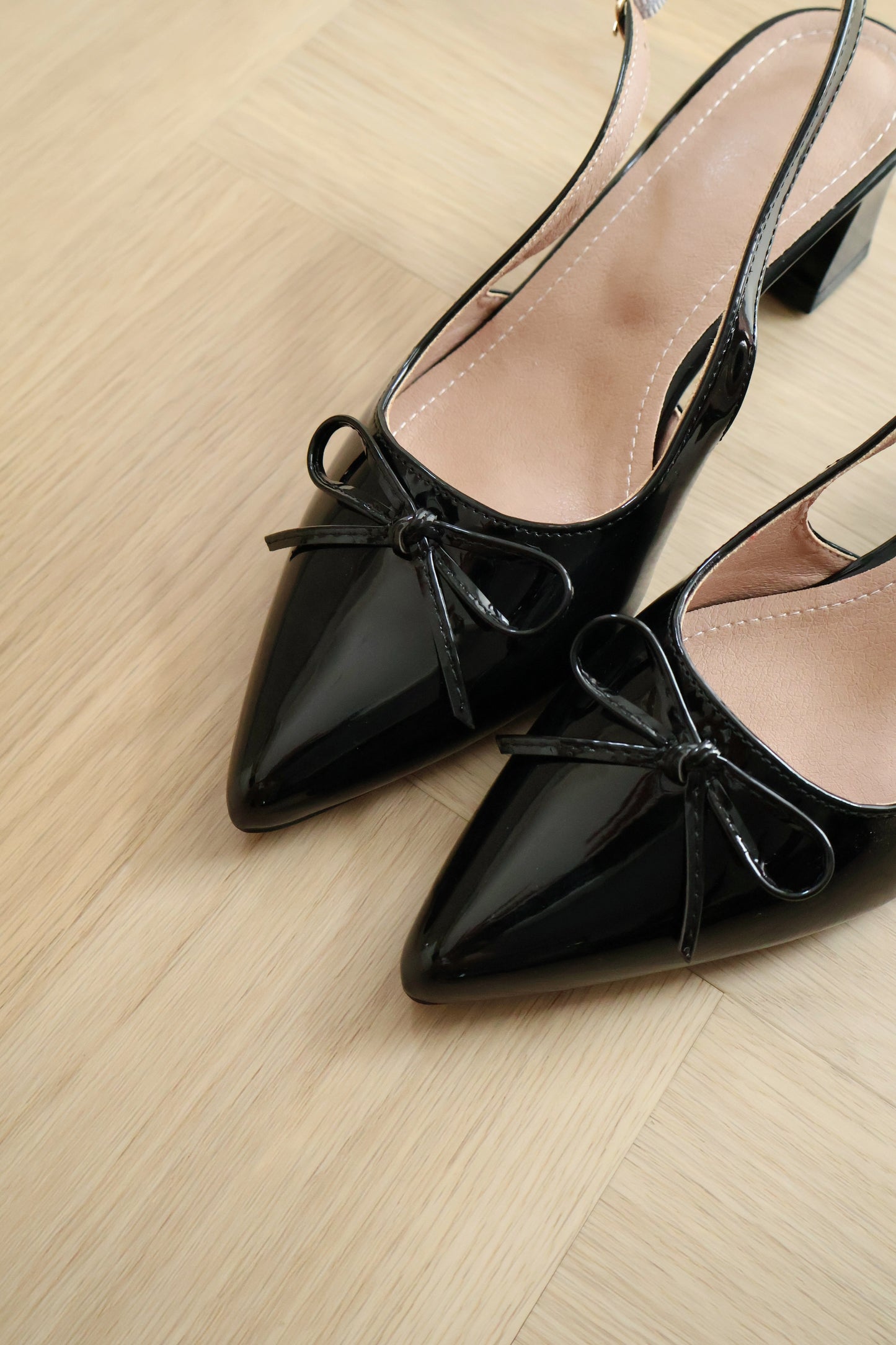 Veyna Slingback Heels Pump (Black)