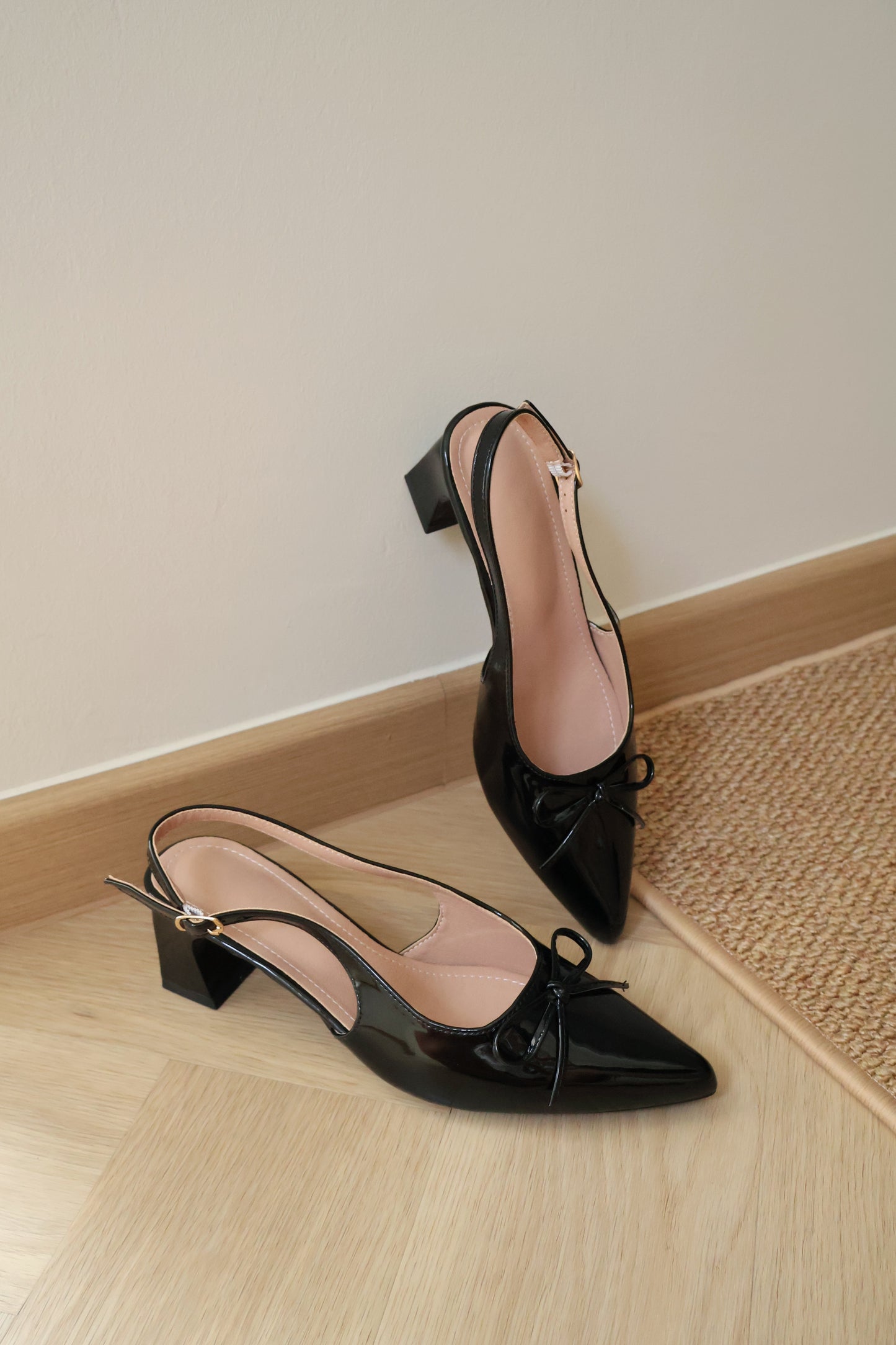 Veyna Slingback Heels Pump (Black)