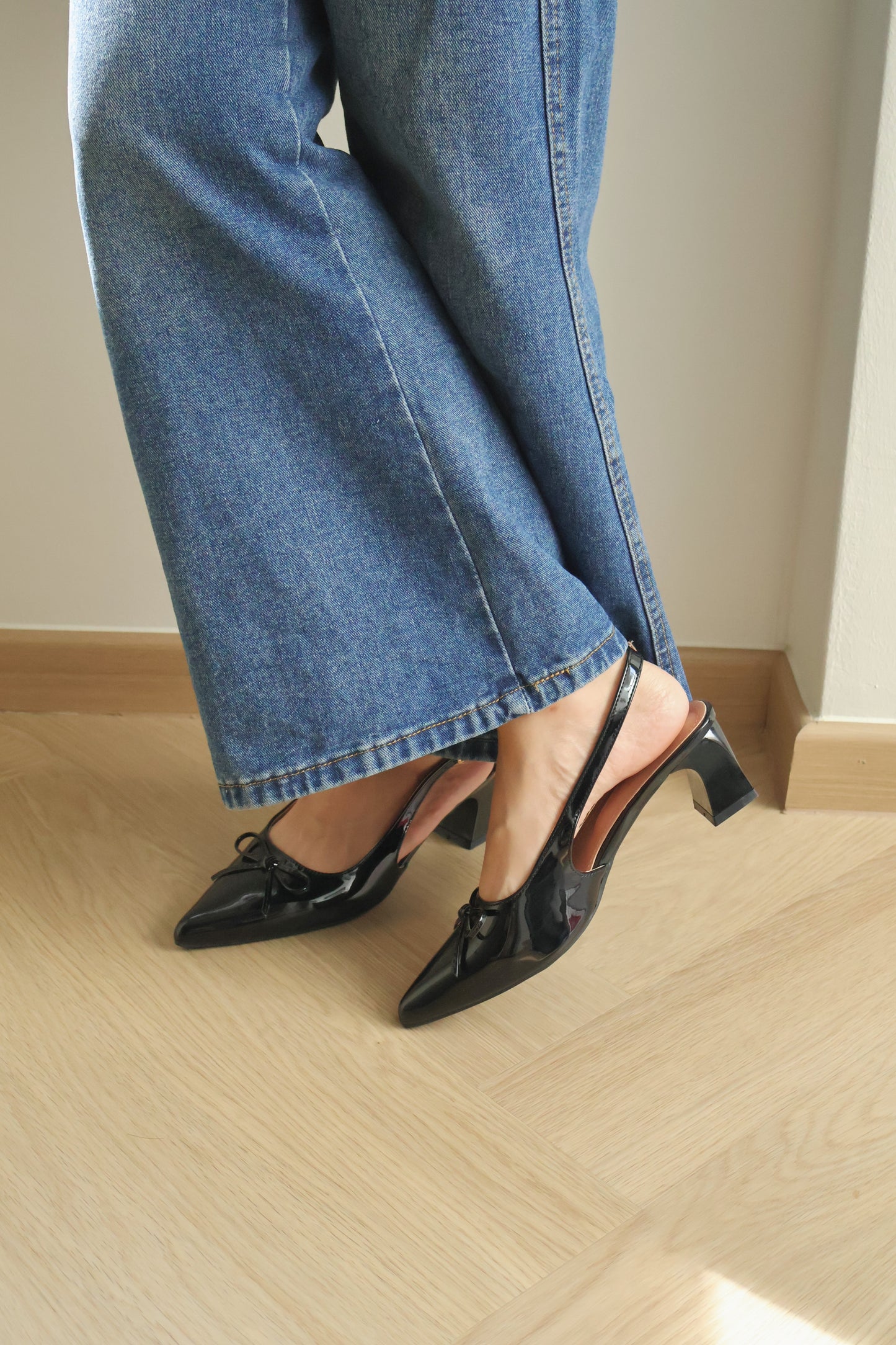 Veyna Slingback Heels Pump (Black)