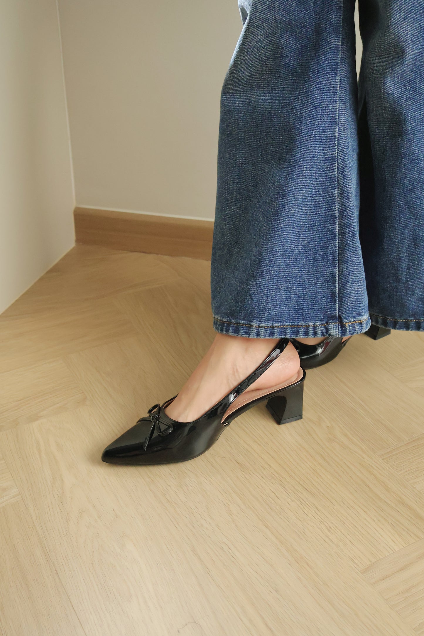 Veyna Slingback Heels Pump (Black)