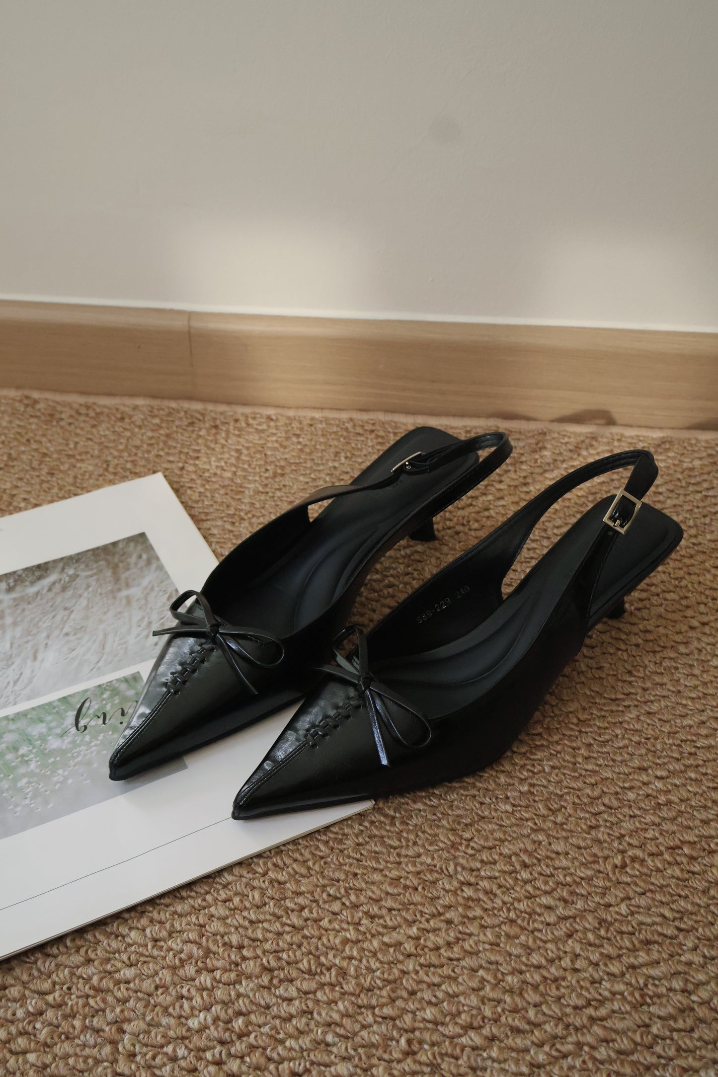 Elyn Stitchy Bow Heels (Black)