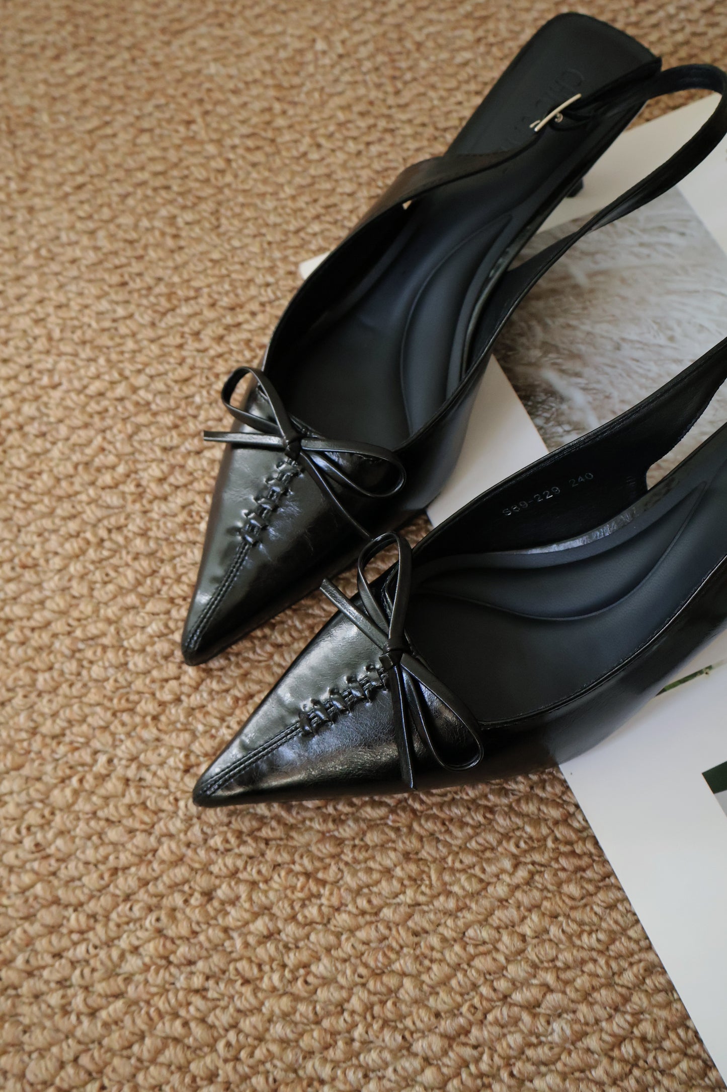 Elyn Stitchy Bow Heels (Black)