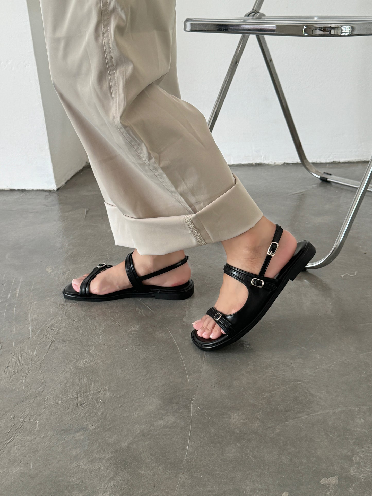 Arlene Buckled Strap Sandals (Black)