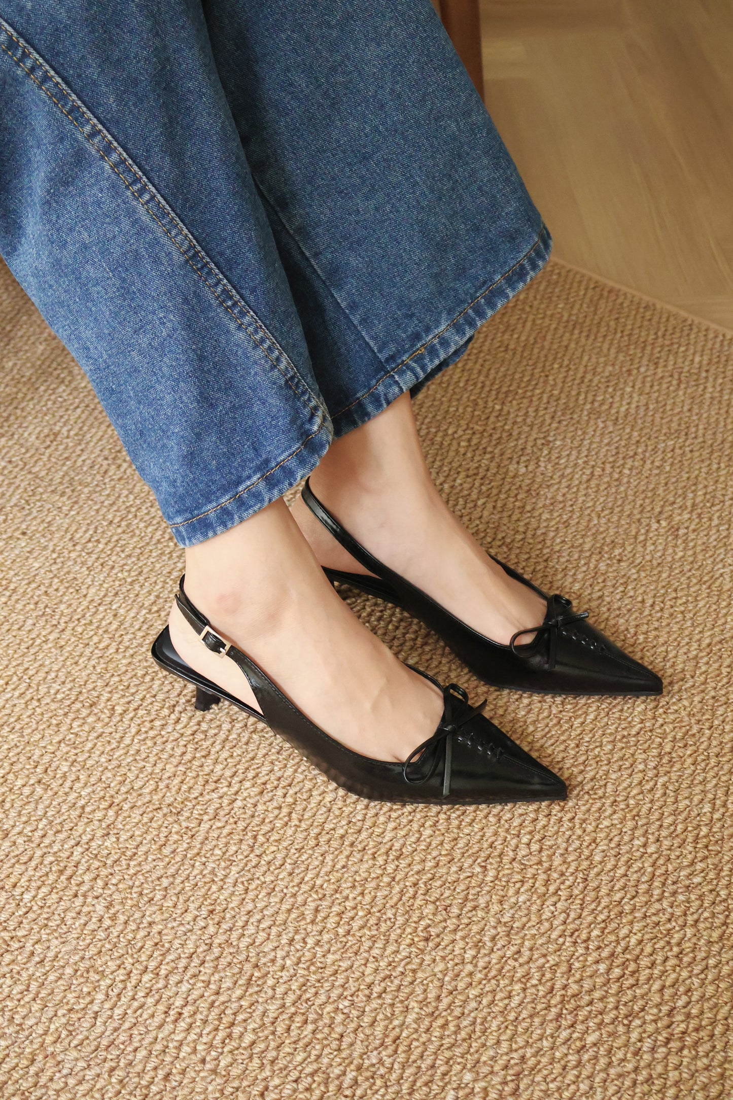 Elyn Stitchy Bow Heels (Black)